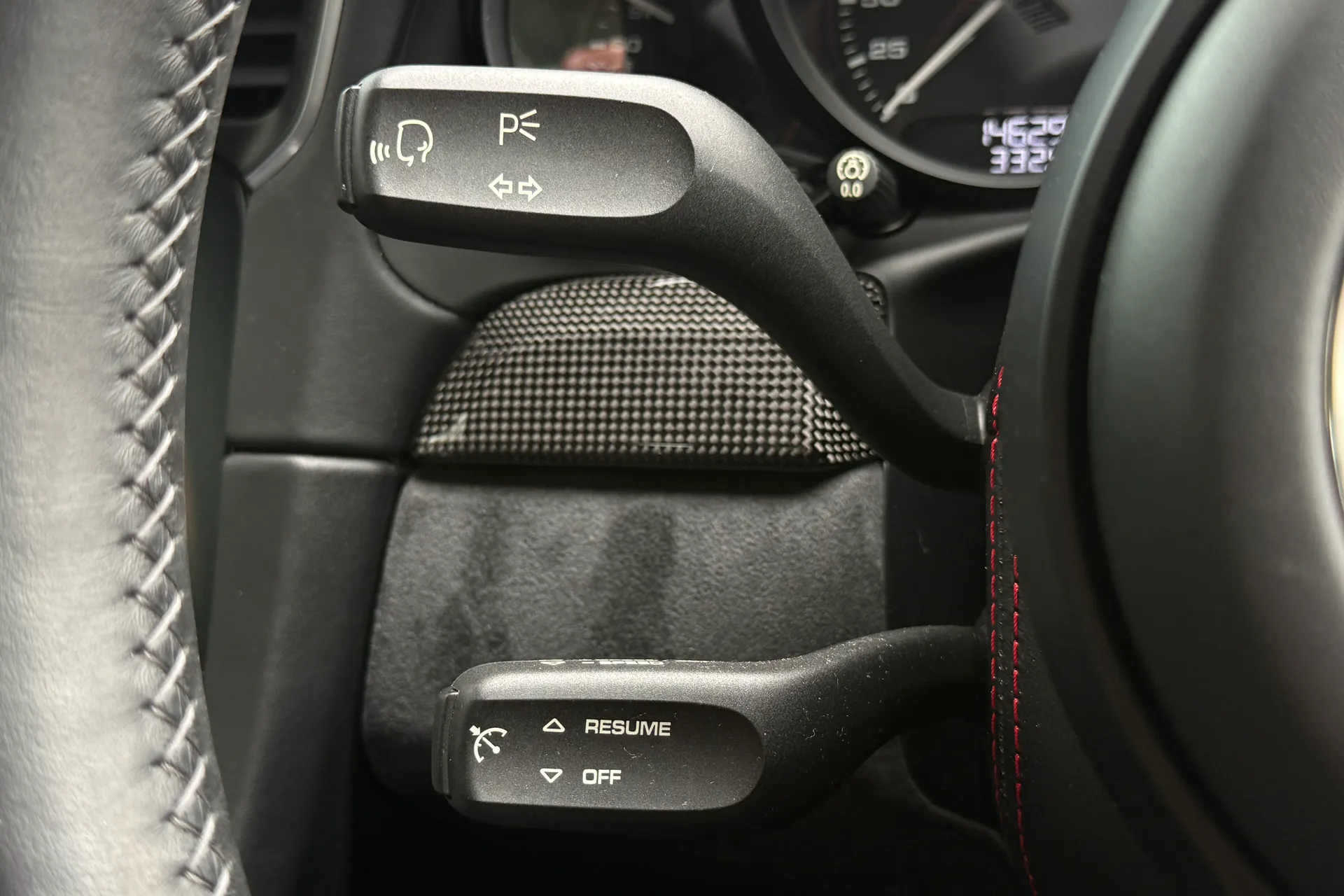 Porsche 911 thumbnail image number 17