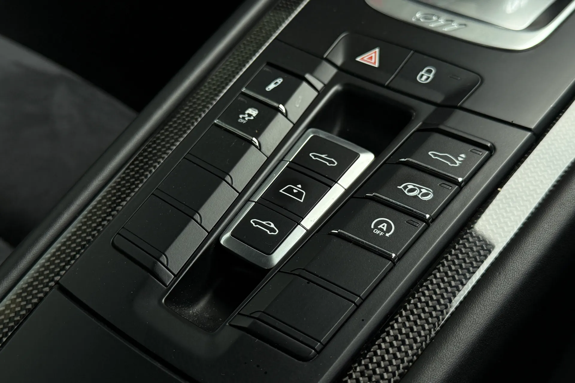 Porsche 911 thumbnail image number 20
