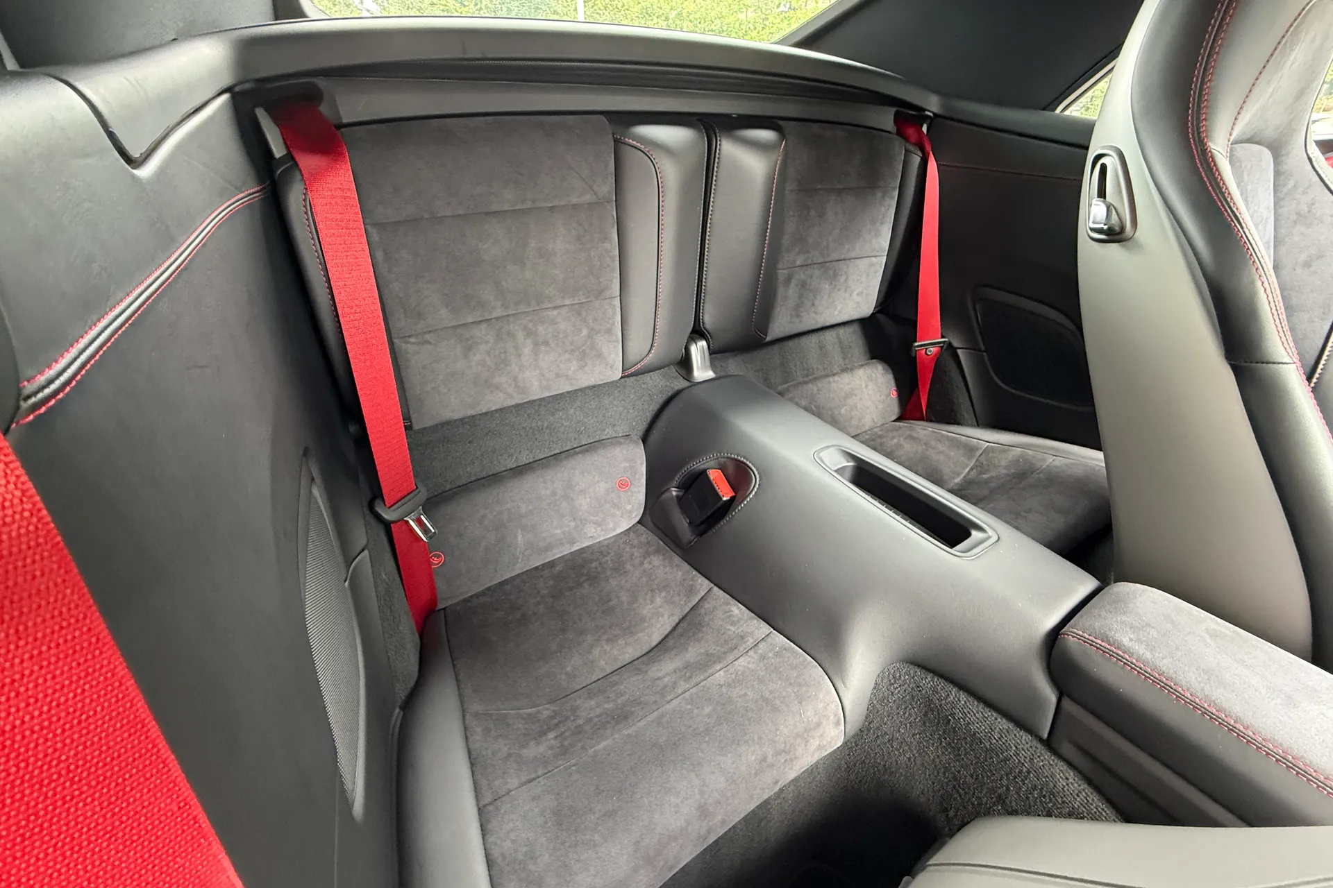 Porsche 911 thumbnail image number 33
