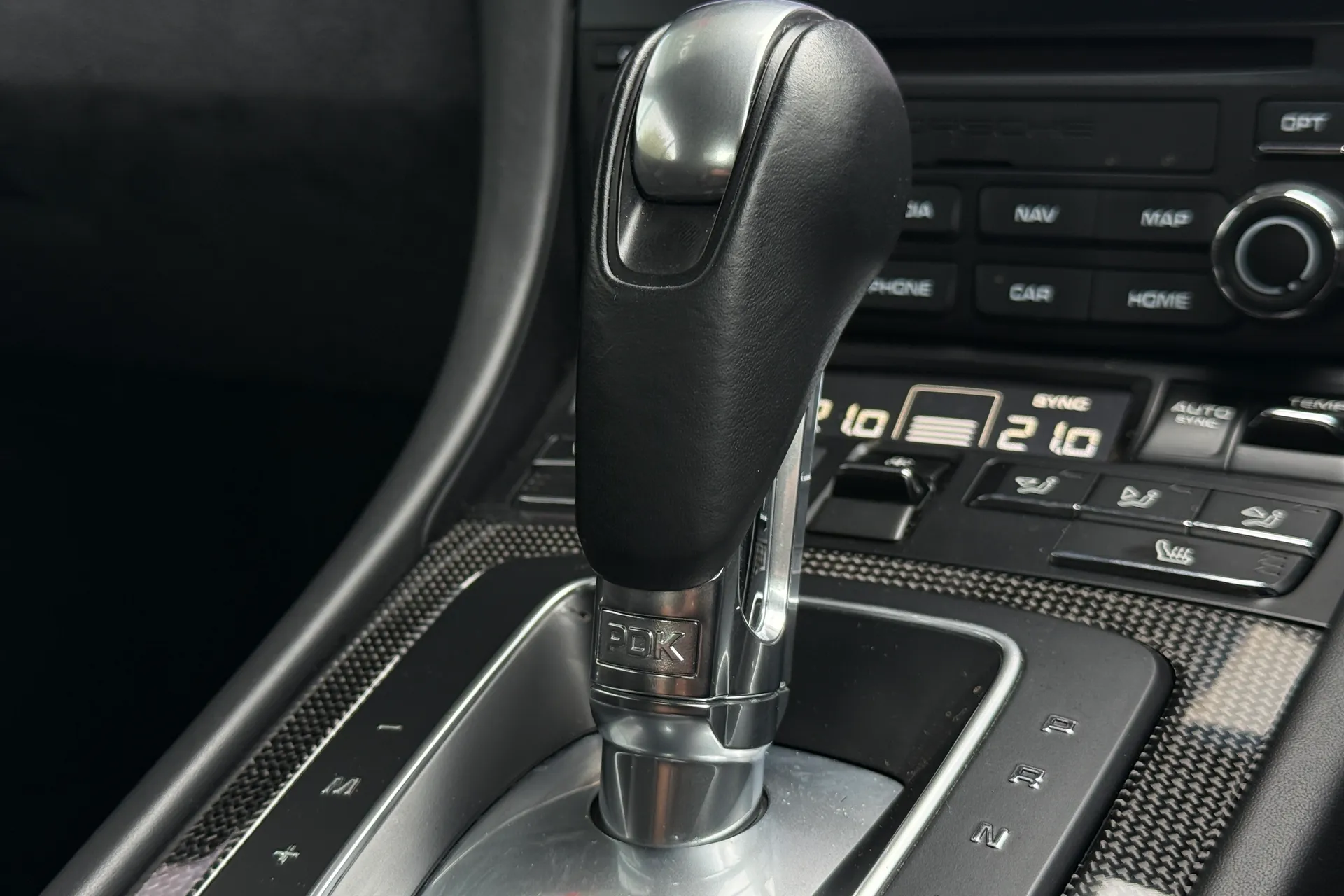 Porsche 911 thumbnail image number 24