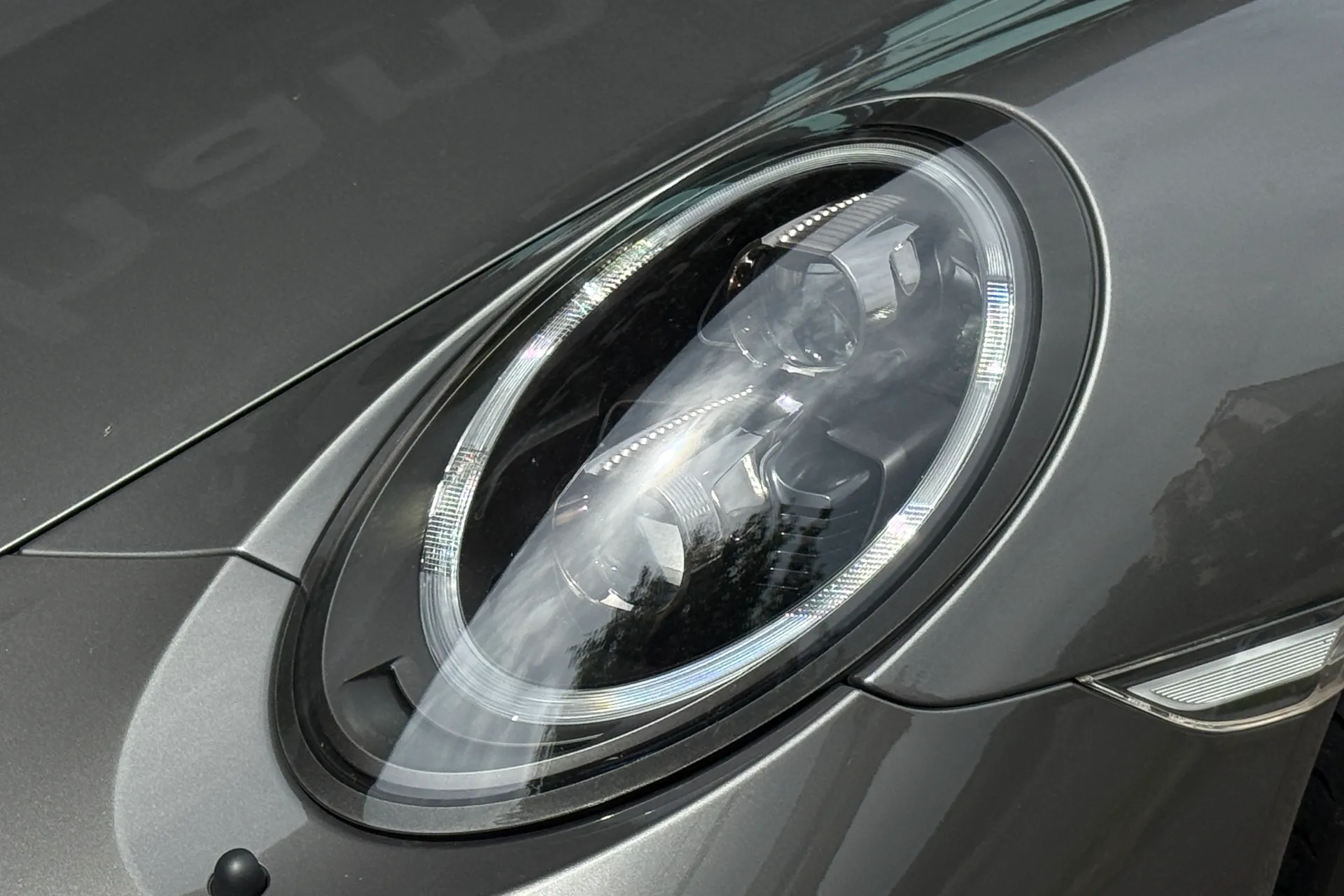 Porsche 911 thumbnail image number 44