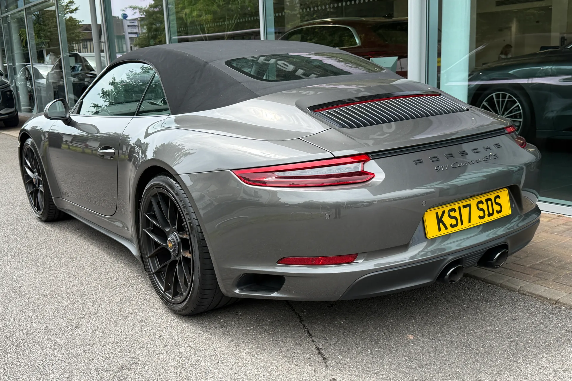 Porsche 911 thumbnail image number 8