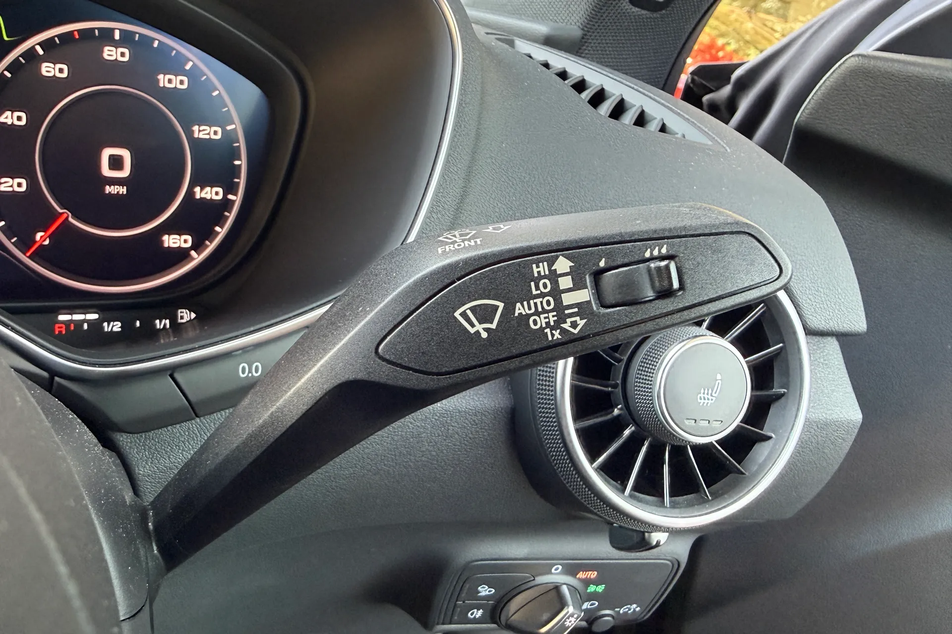 Audi TT thumbnail image number 11