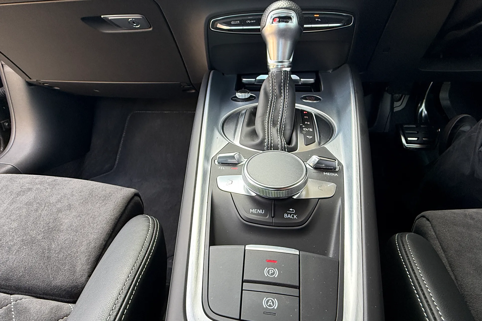 Audi TT thumbnail image number 20