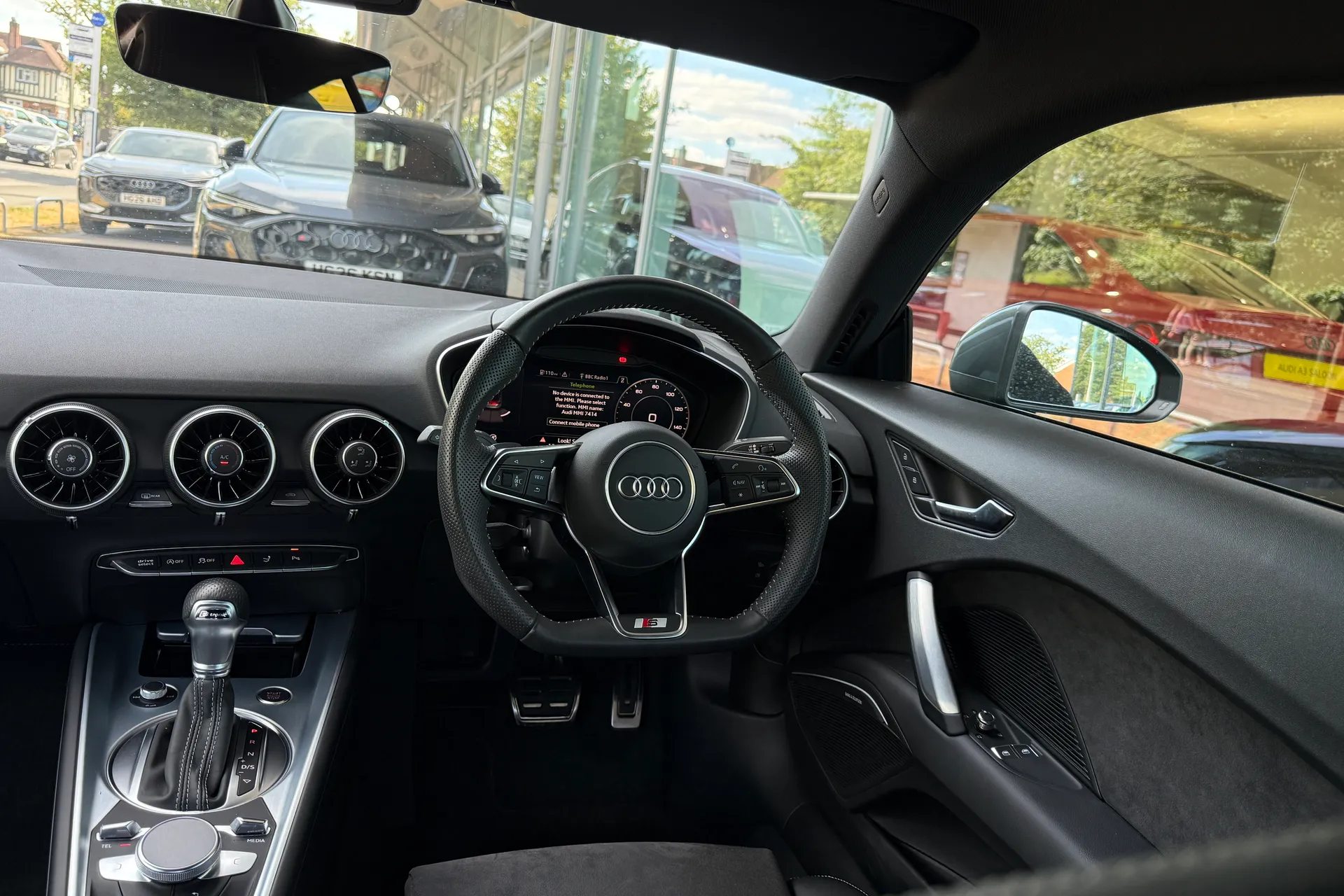Audi TT thumbnail image number 37