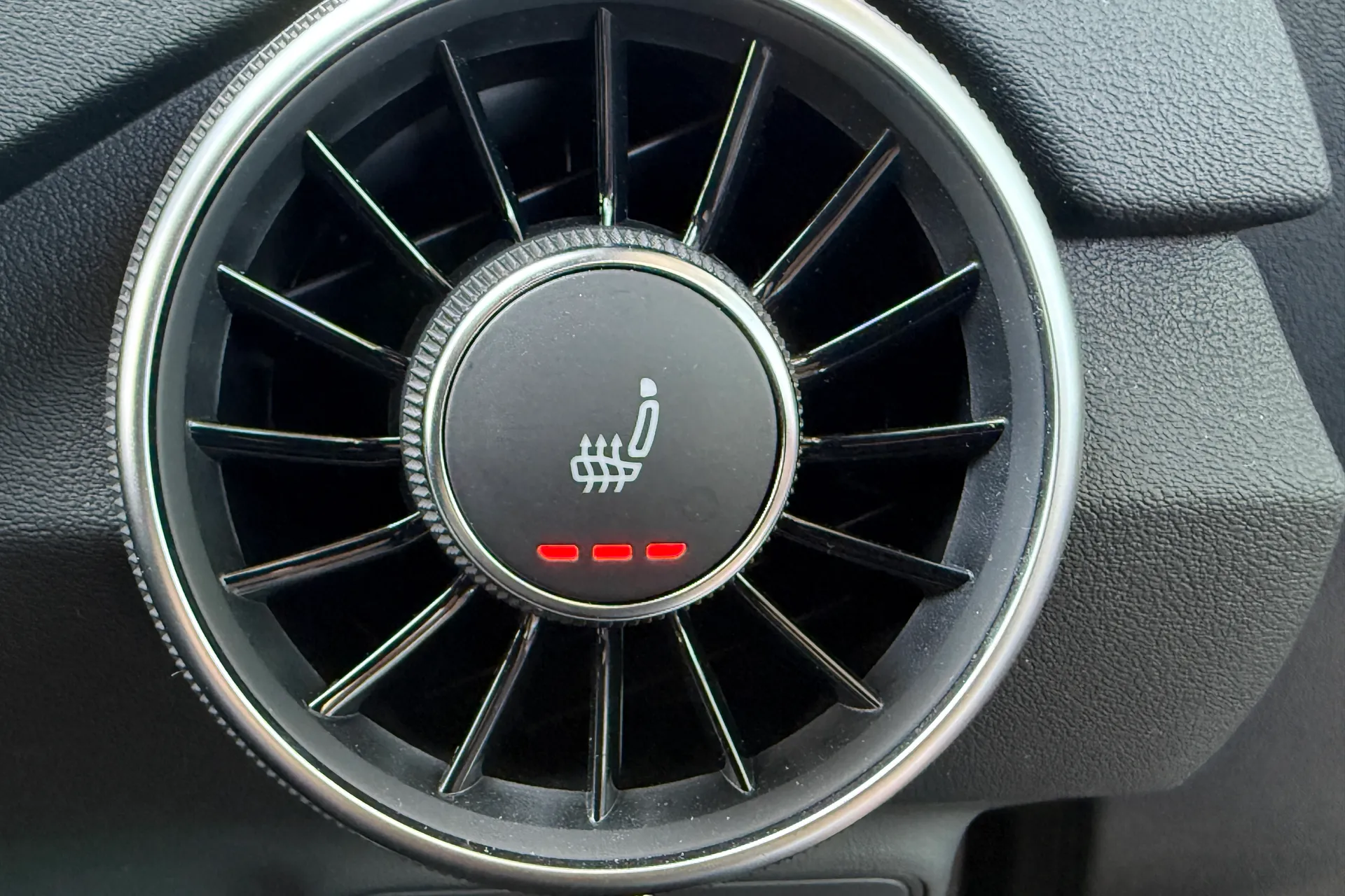 Audi TT thumbnail image number 12