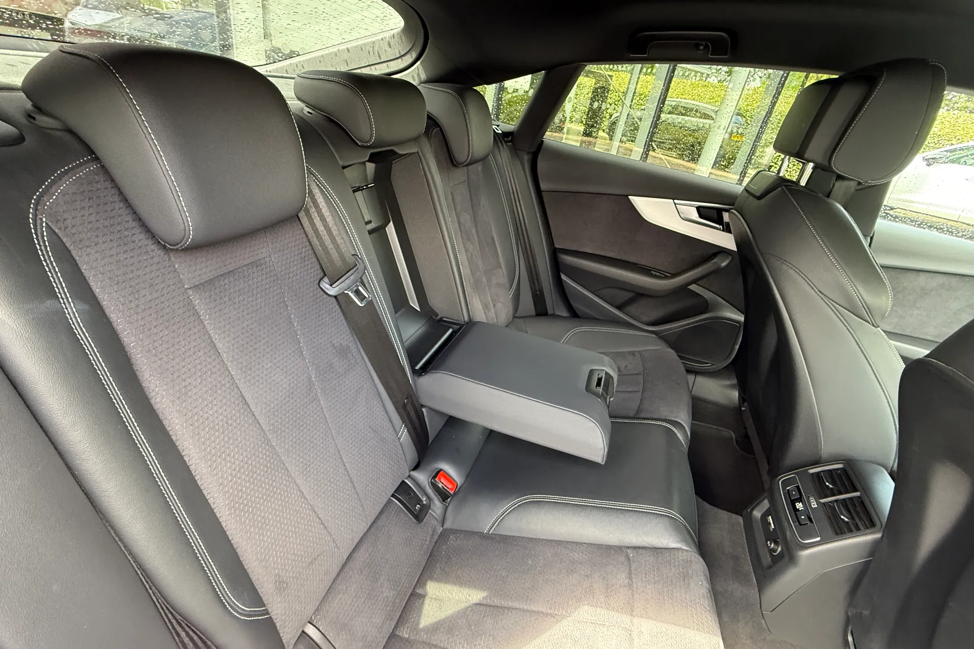 Audi A5 thumbnail image number 43