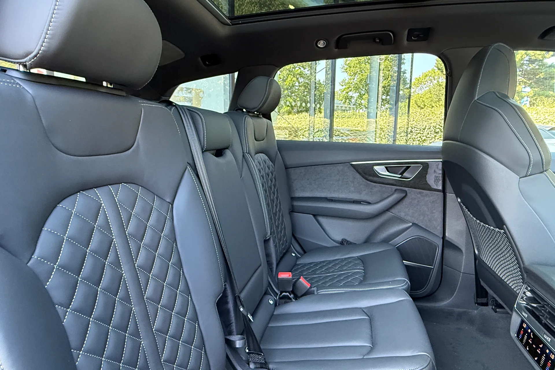 Audi Q7 thumbnail image number 45