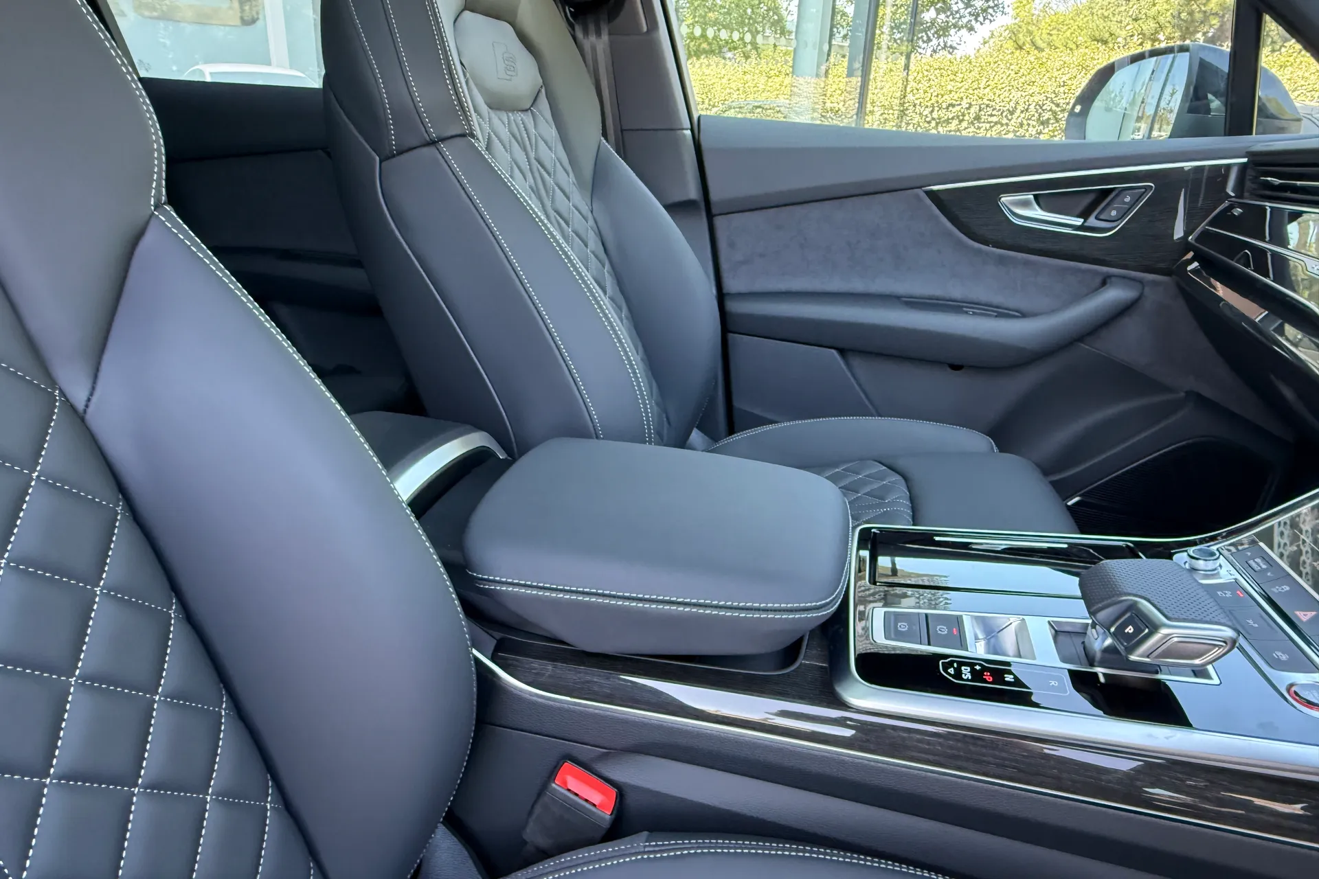 Audi Q7 thumbnail image number 39