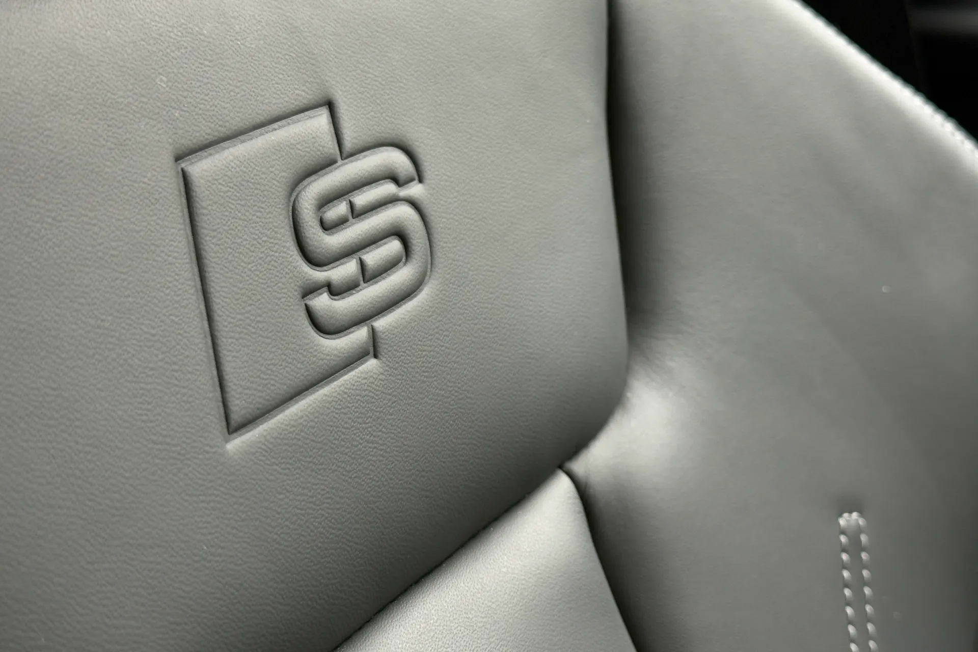 Audi A5 thumbnail image number 36