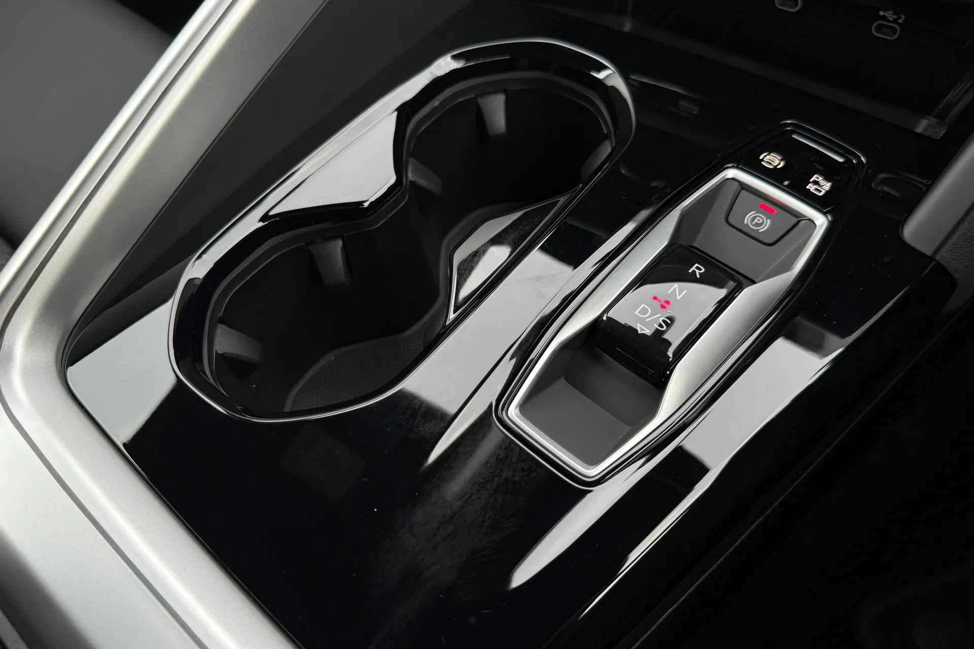 Audi Q5 thumbnail image number 24