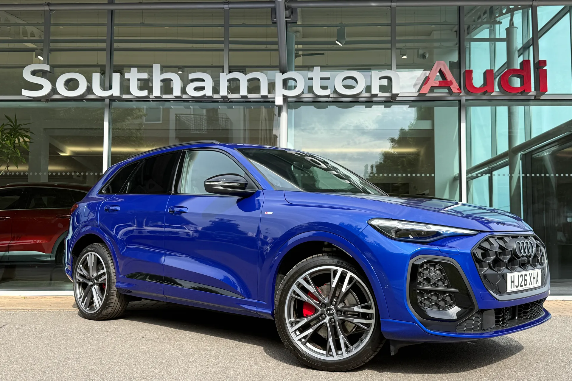 Audi Q5 focused image