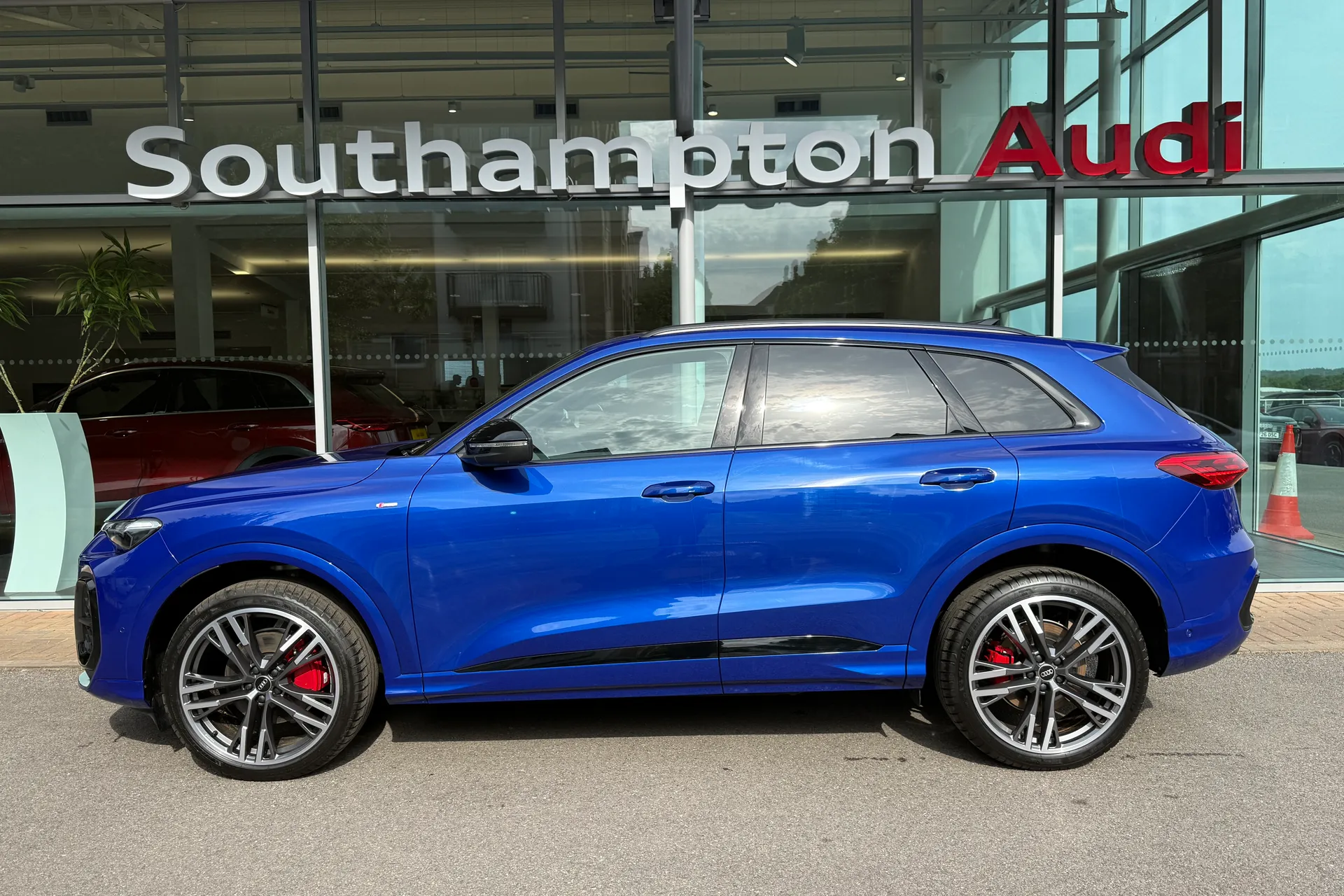 Audi Q5 thumbnail image number 46