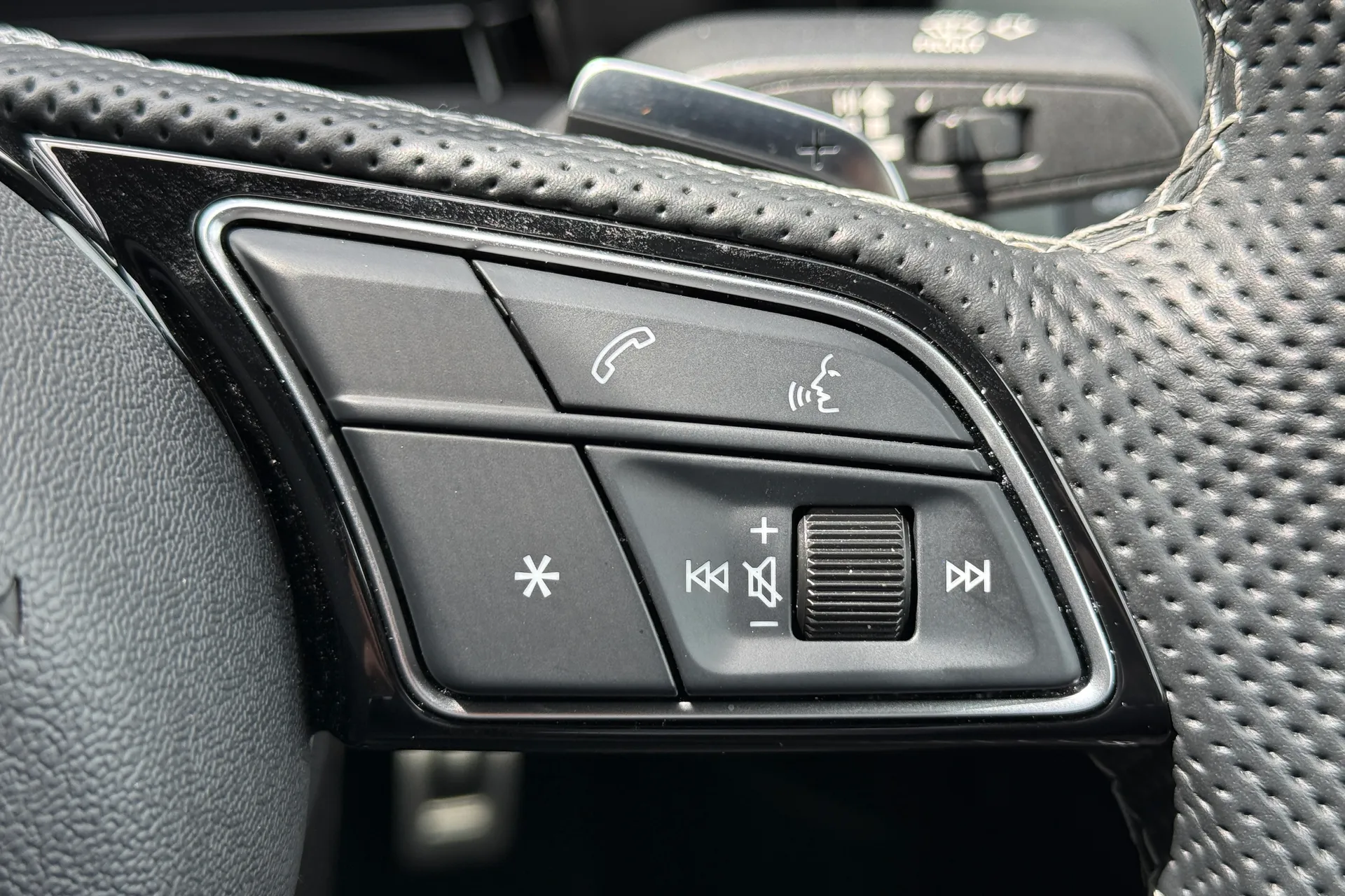 Audi A3 thumbnail image number 21