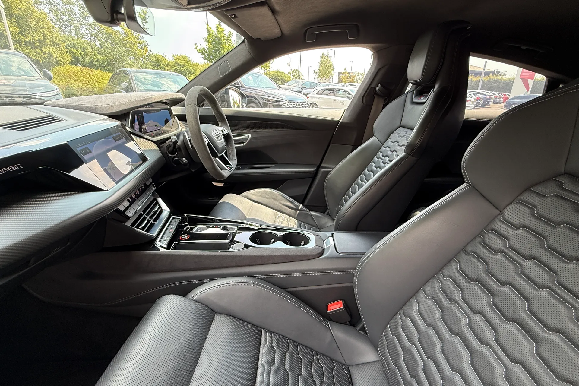 Audi RS e-tron GT thumbnail image number 44