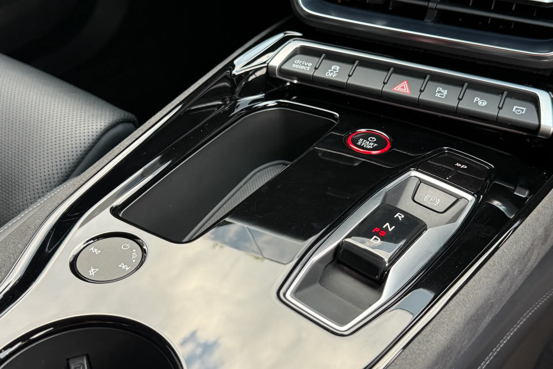 Audi RS e-tron GT thumbnail image number 21
