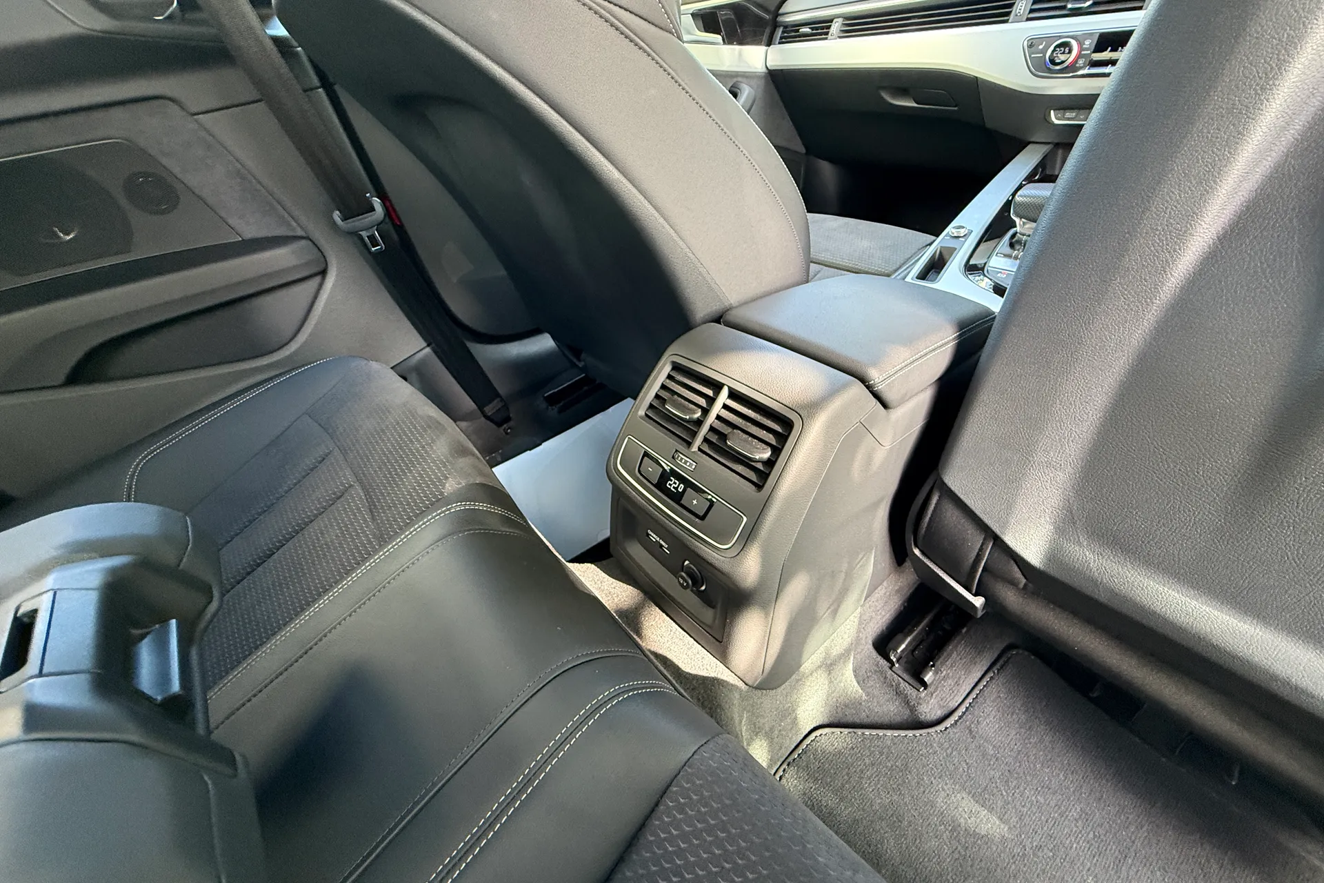 Audi A5 thumbnail image number 44