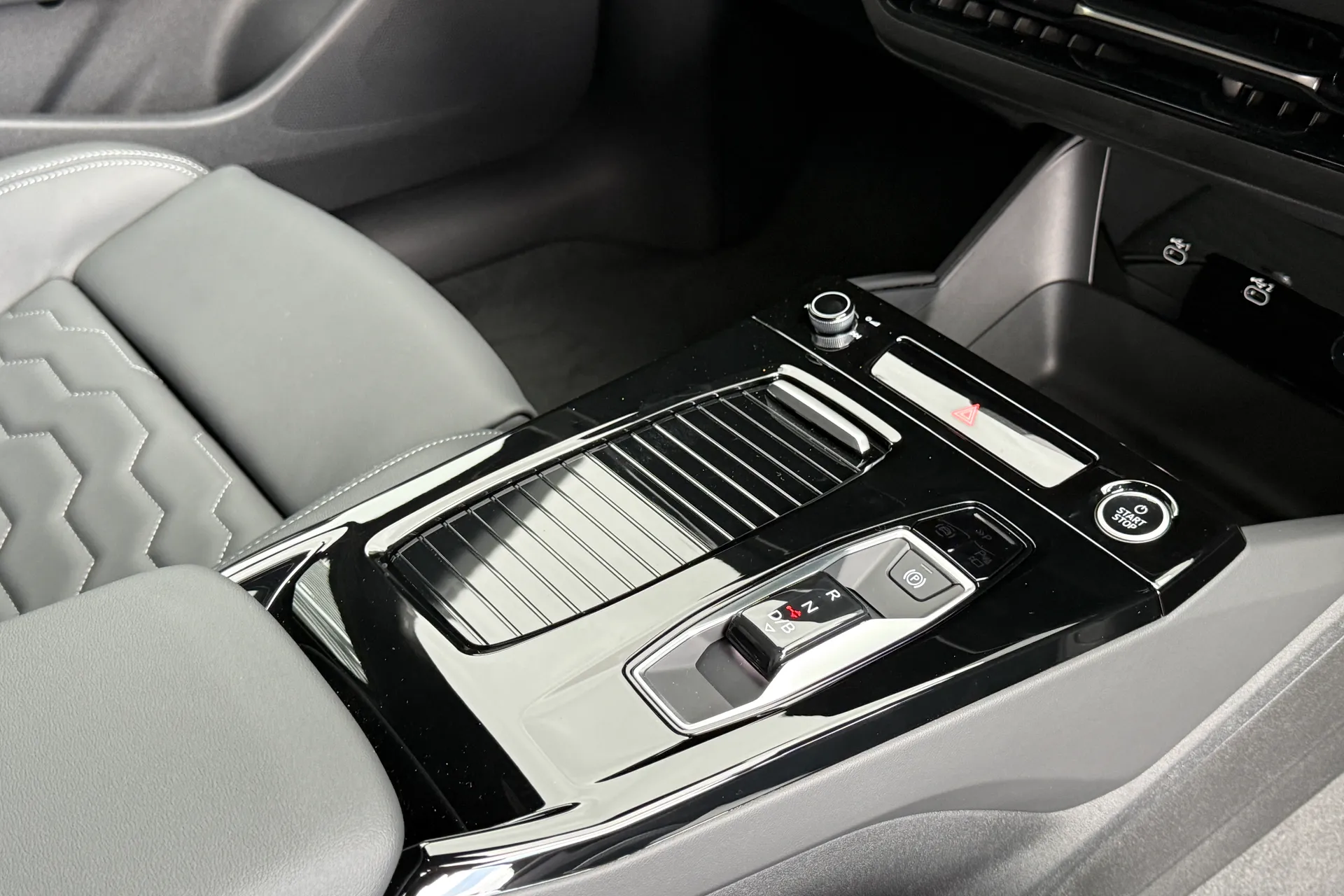 Audi A6 thumbnail image number 36
