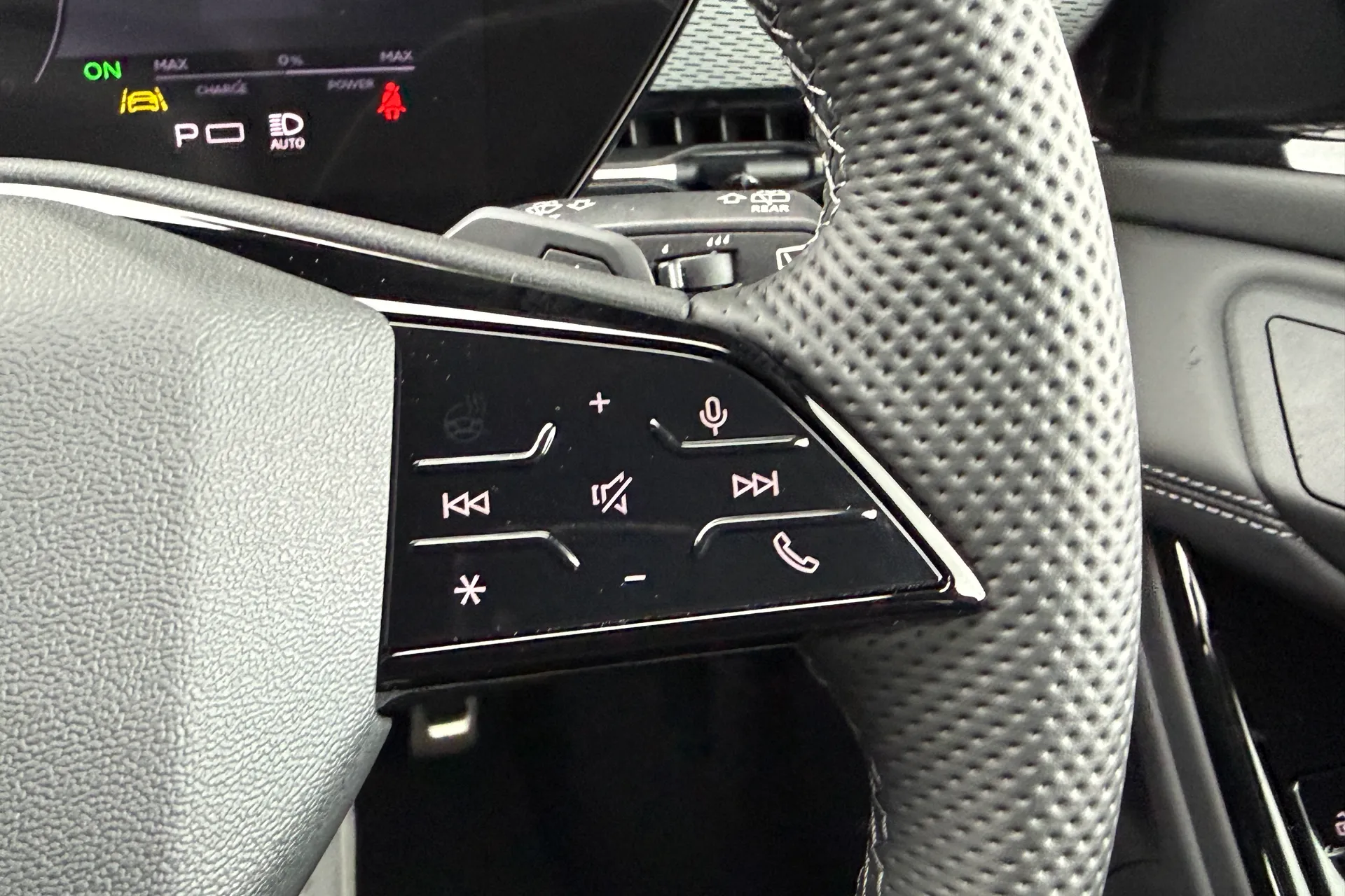 Audi A6 thumbnail image number 44
