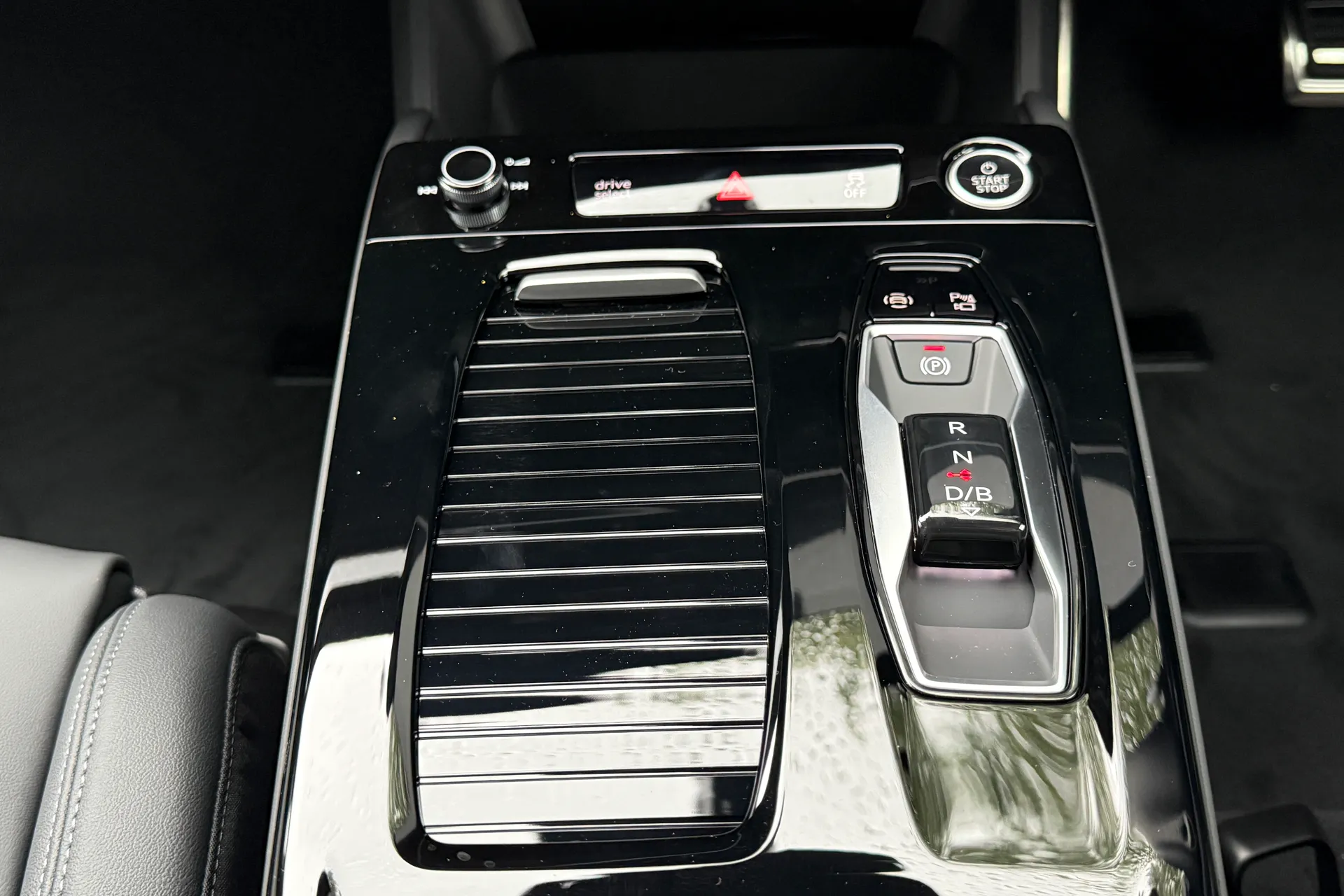 Audi A6 thumbnail image number 45