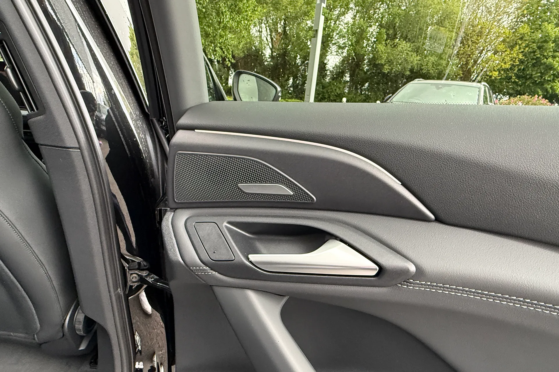 Audi A6 thumbnail image number 33