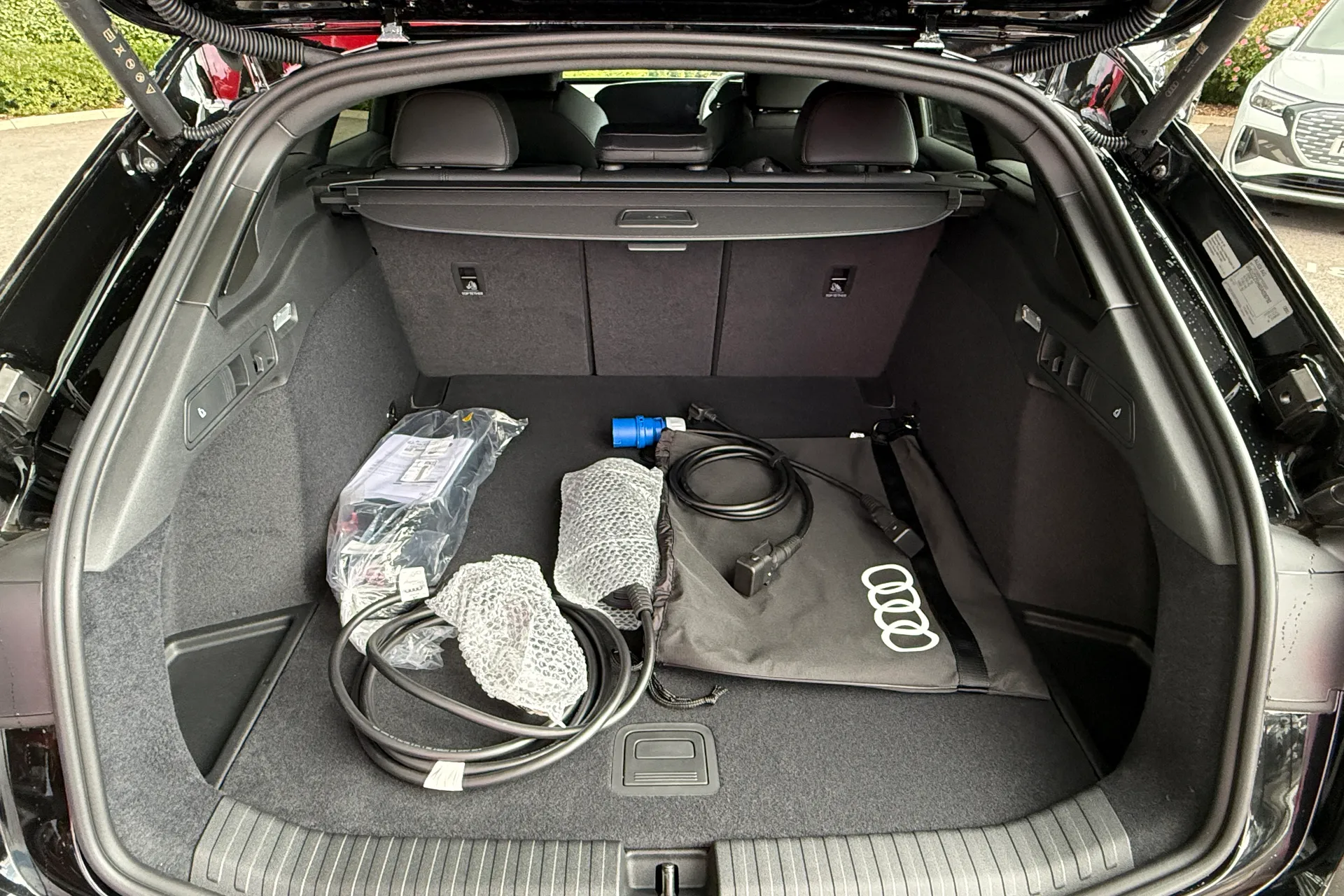 Audi A6 thumbnail image number 24