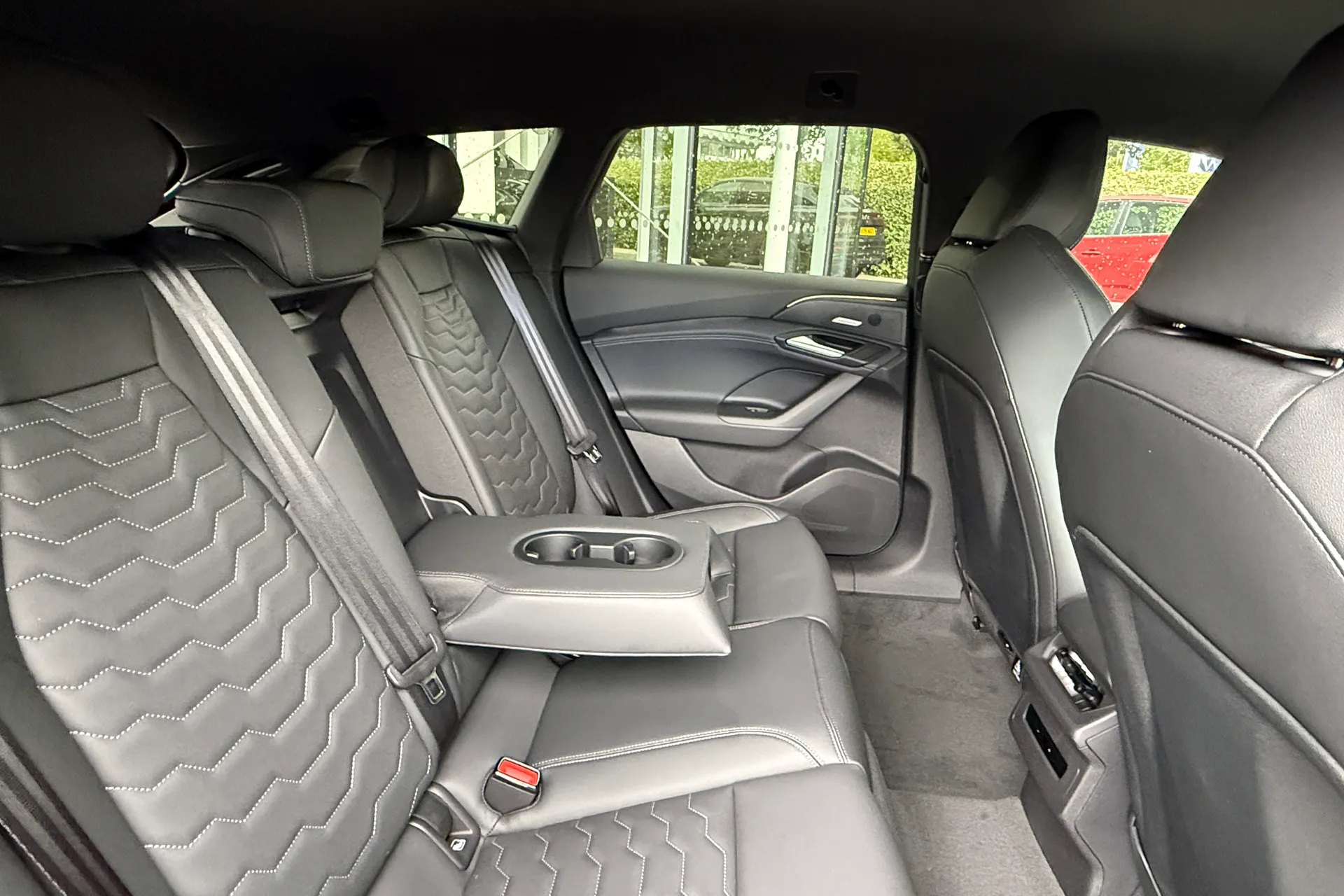 Audi A6 thumbnail image number 30