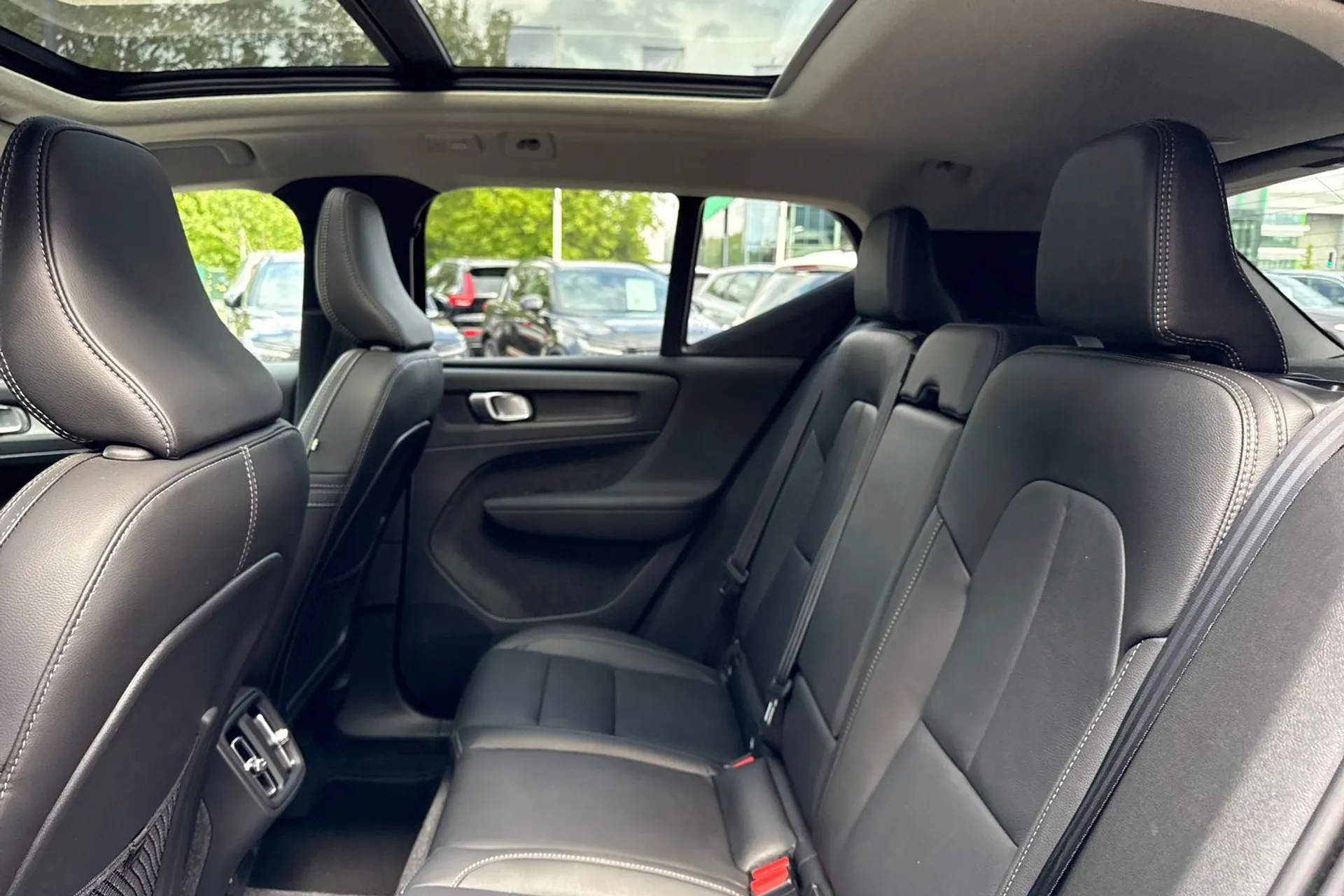 Volvo XC40 thumbnail image number 30