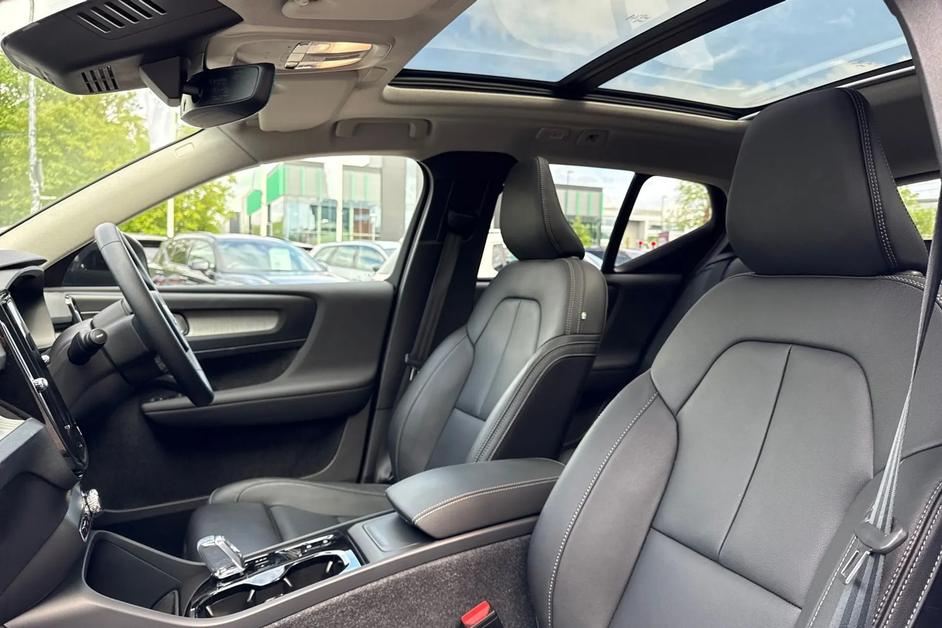 Volvo XC40 thumbnail image number 28