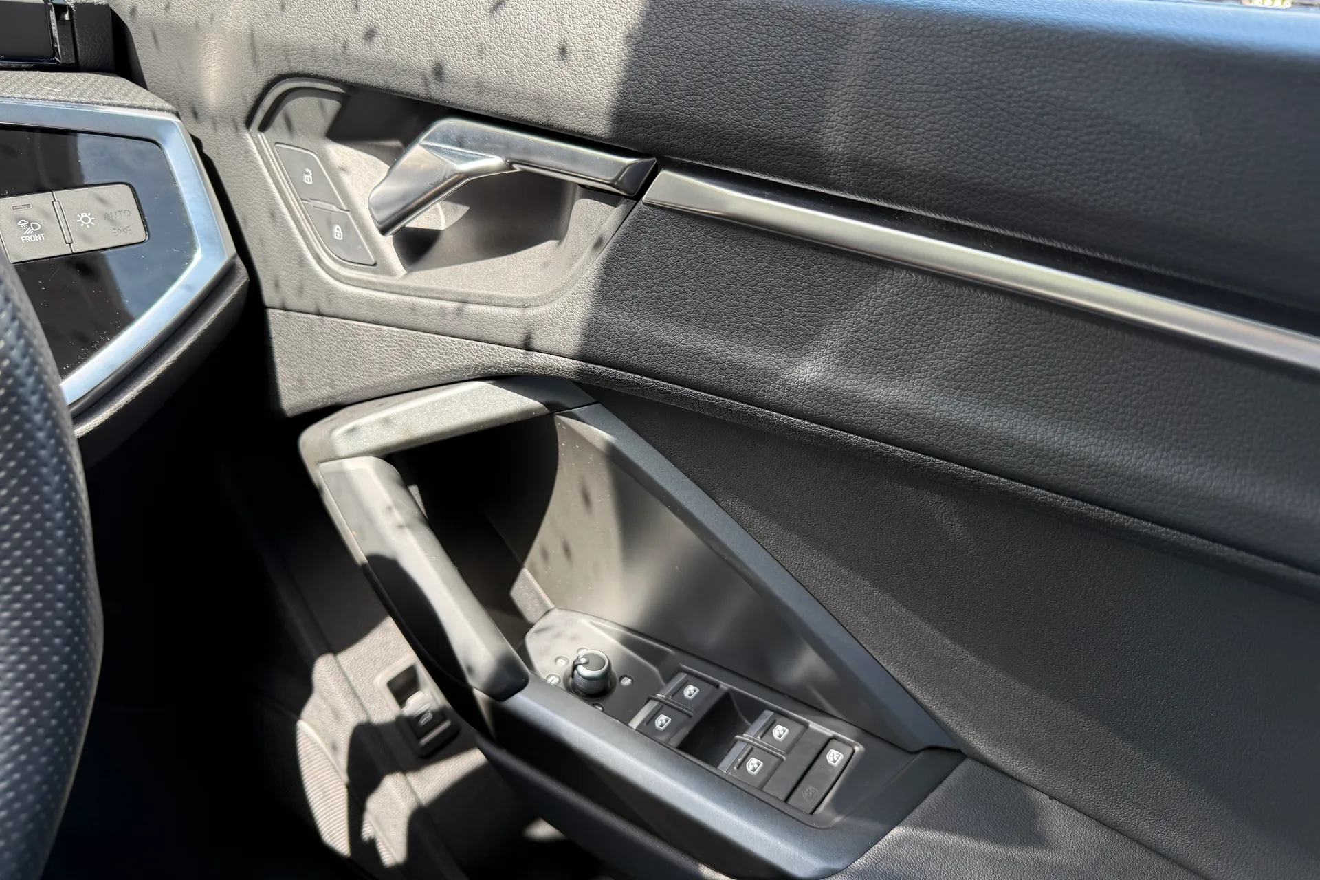 Audi Q3 thumbnail image number 27