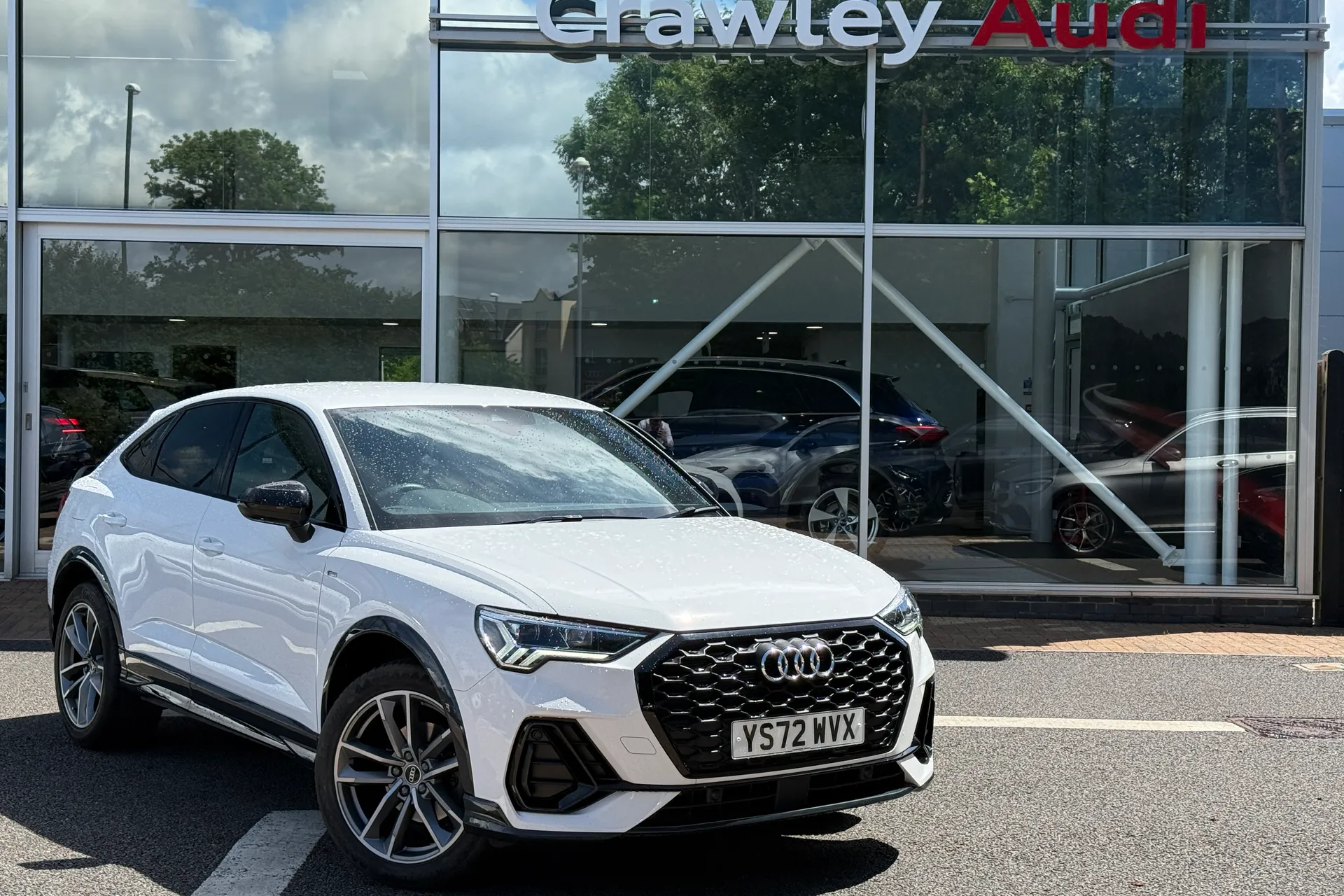 Audi Q3 focused image