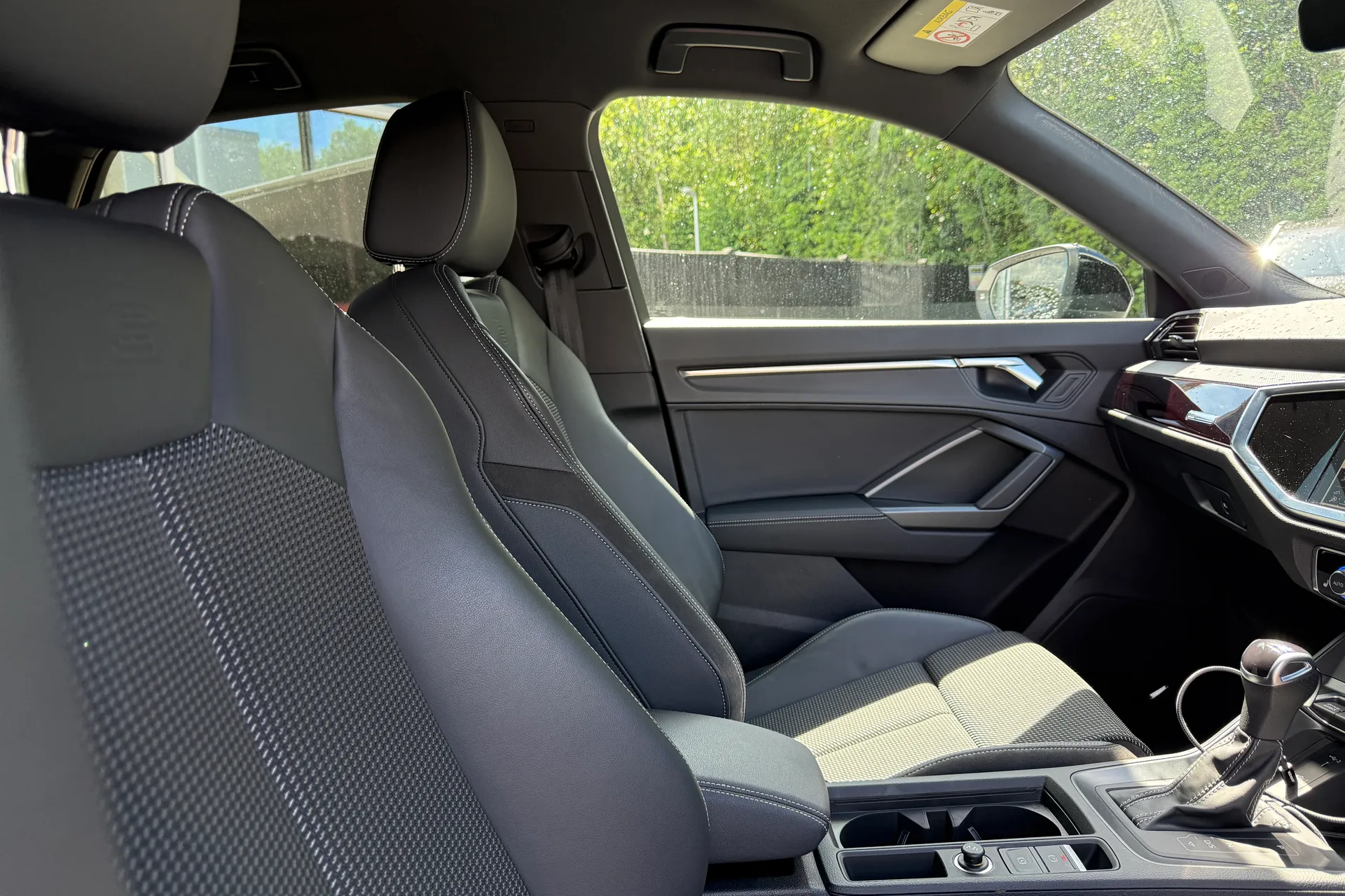 Audi Q3 thumbnail image number 32