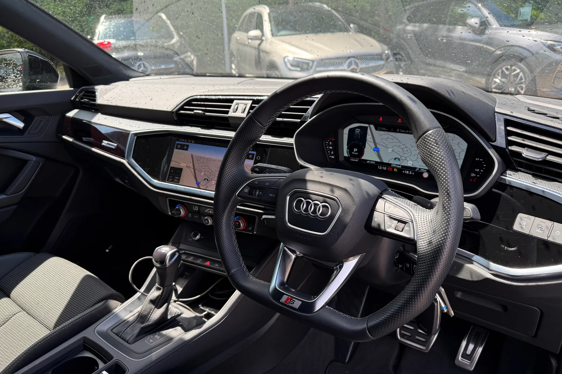 Audi Q3 thumbnail image number 30