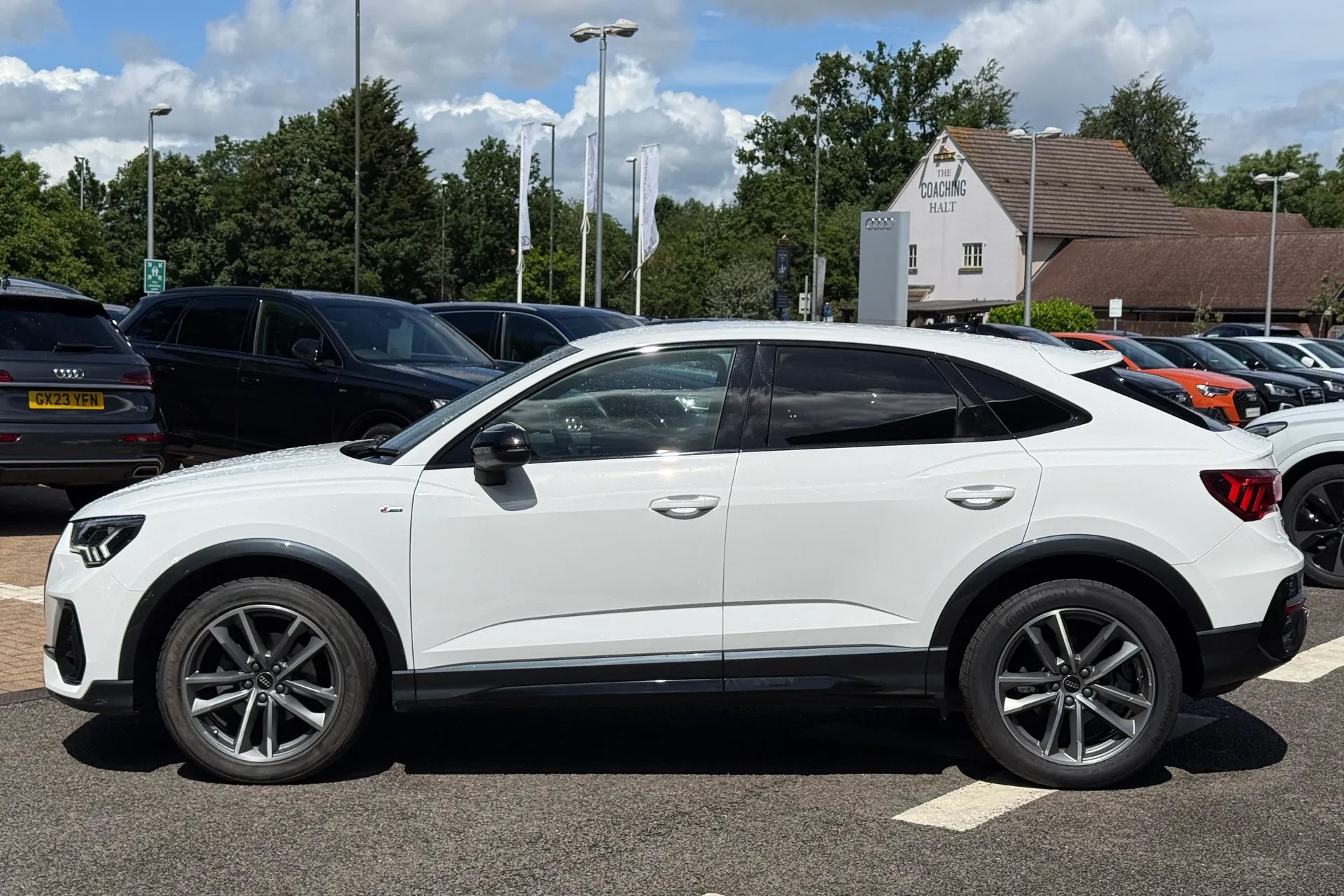 Audi Q3 thumbnail image number 49