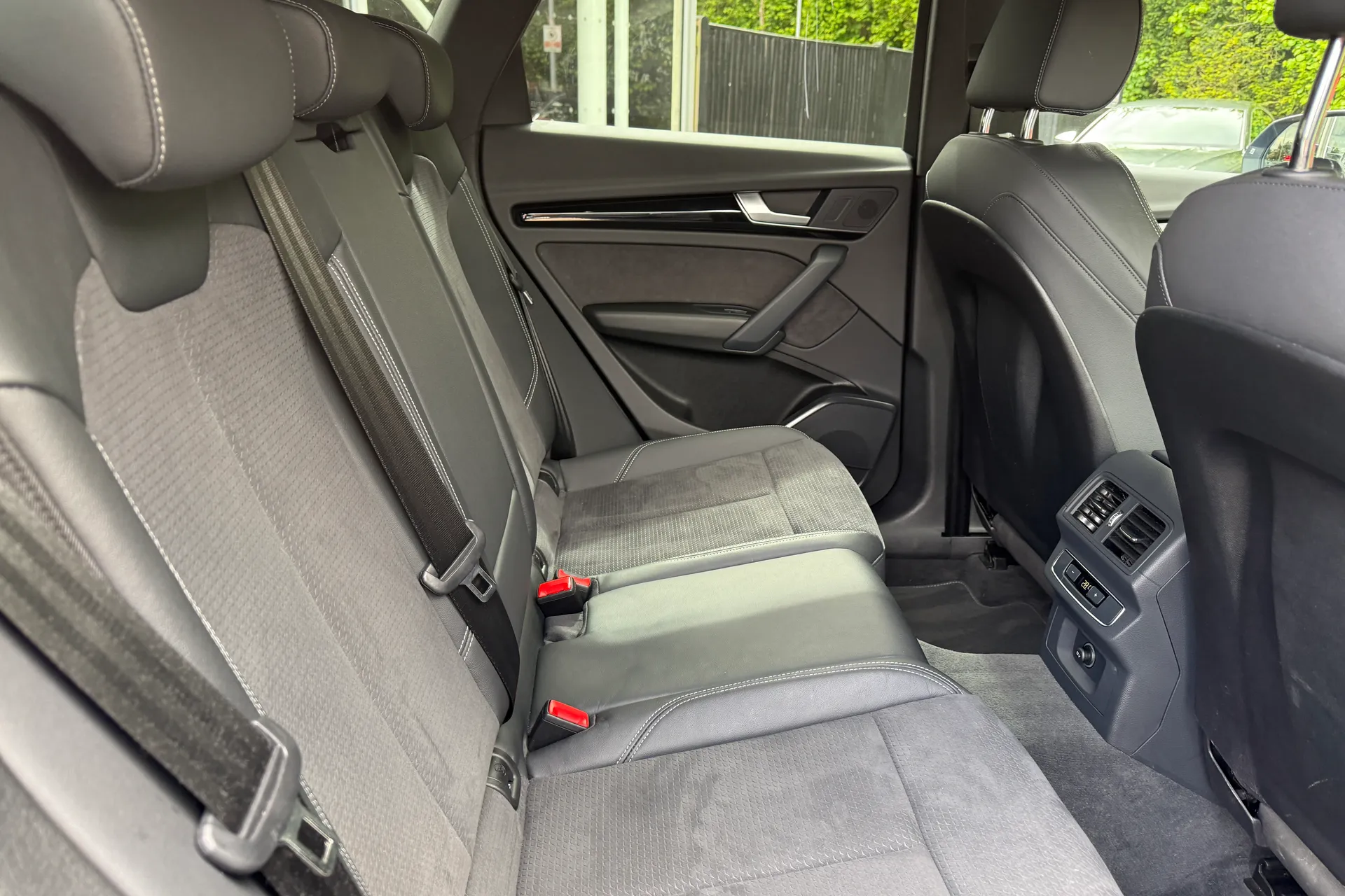 Audi Q5 thumbnail image number 37