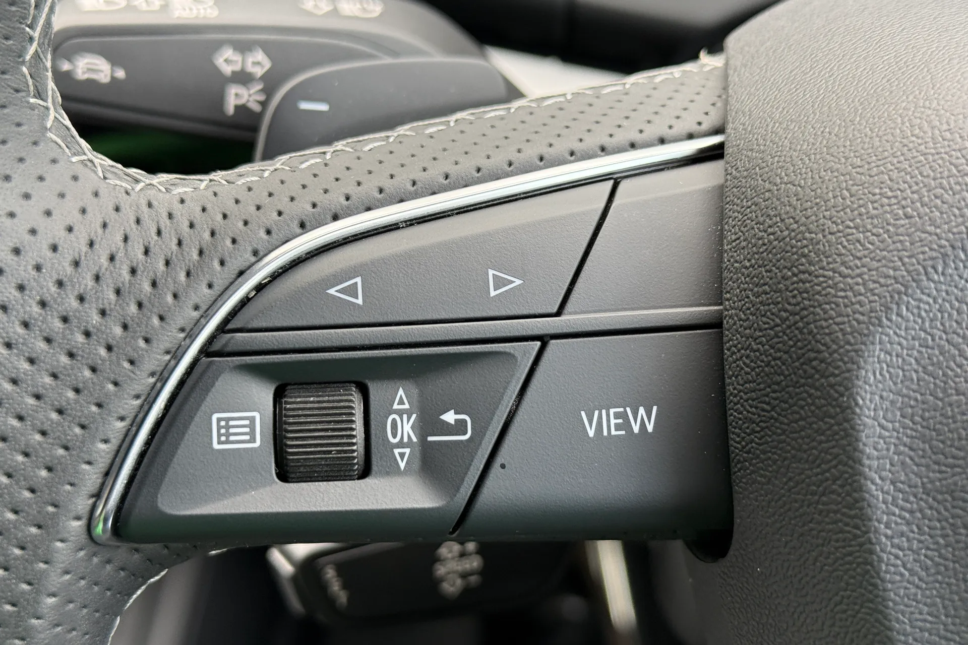 Audi Q5 thumbnail image number 24
