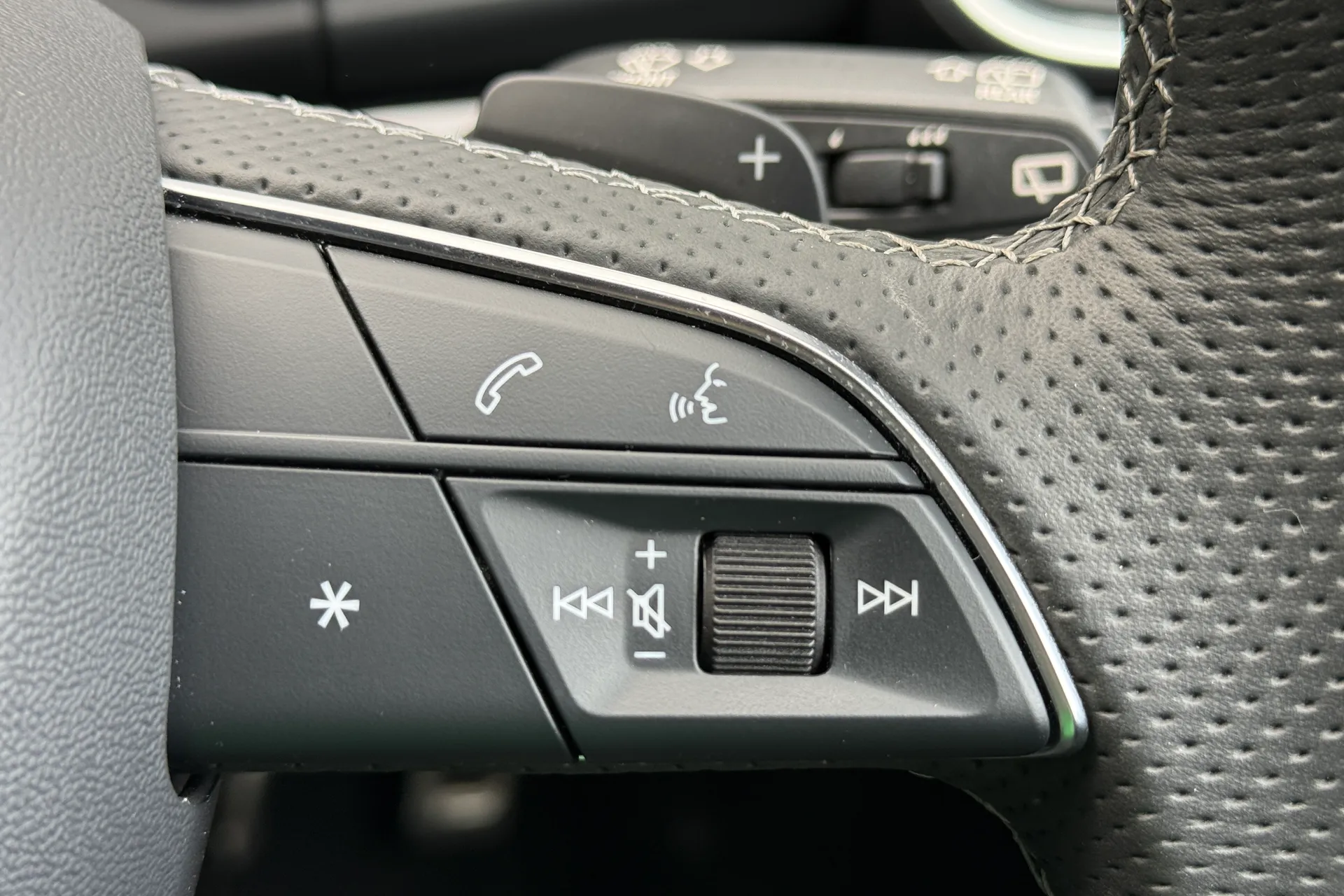 Audi Q5 thumbnail image number 25