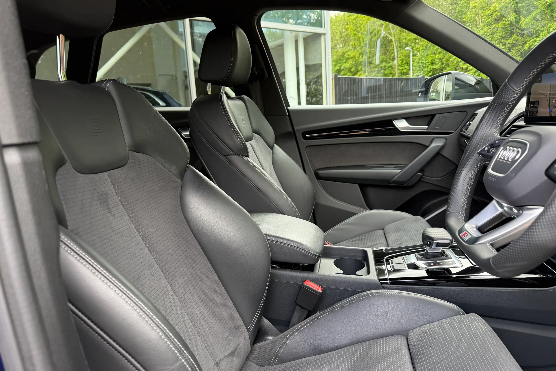 Audi Q5 thumbnail image number 31