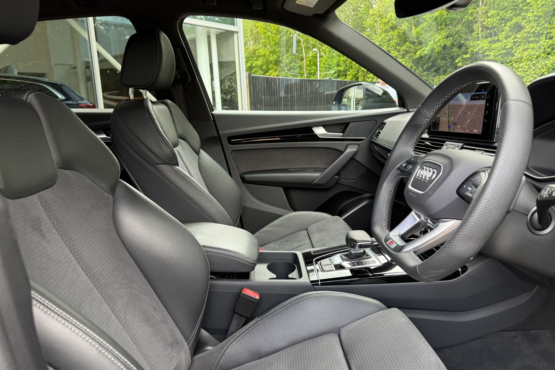 Audi Q5 thumbnail image number 32