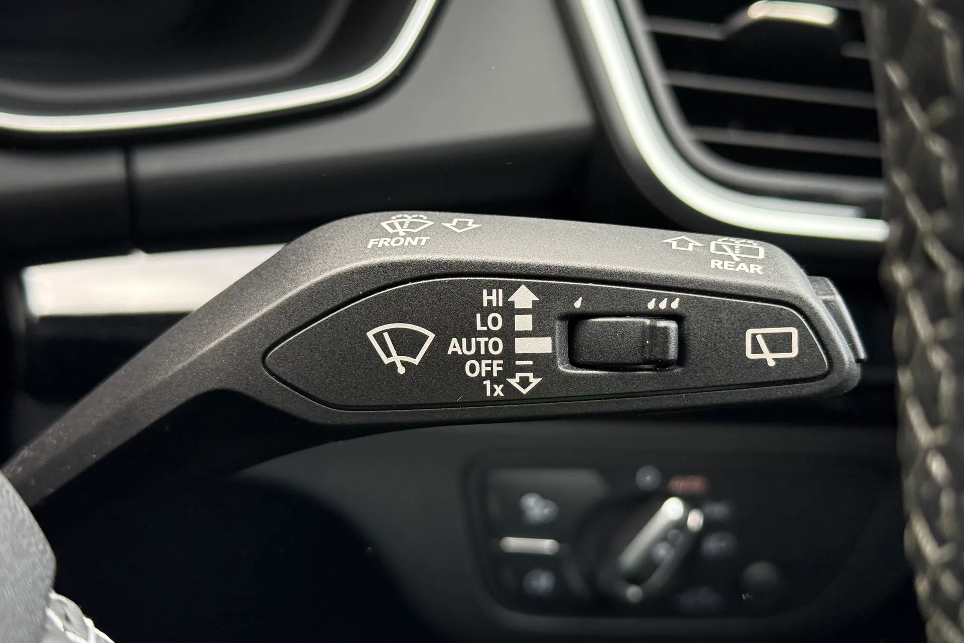Audi Q5 thumbnail image number 21