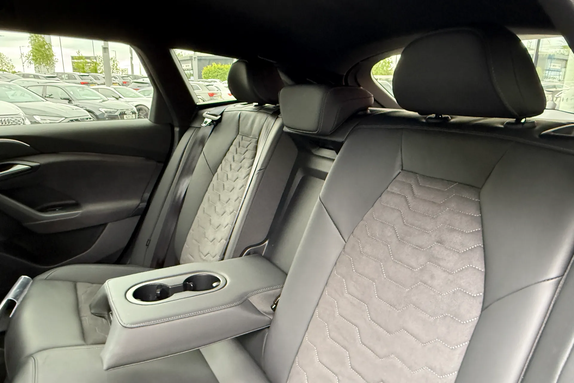 Audi A6 thumbnail image number 53