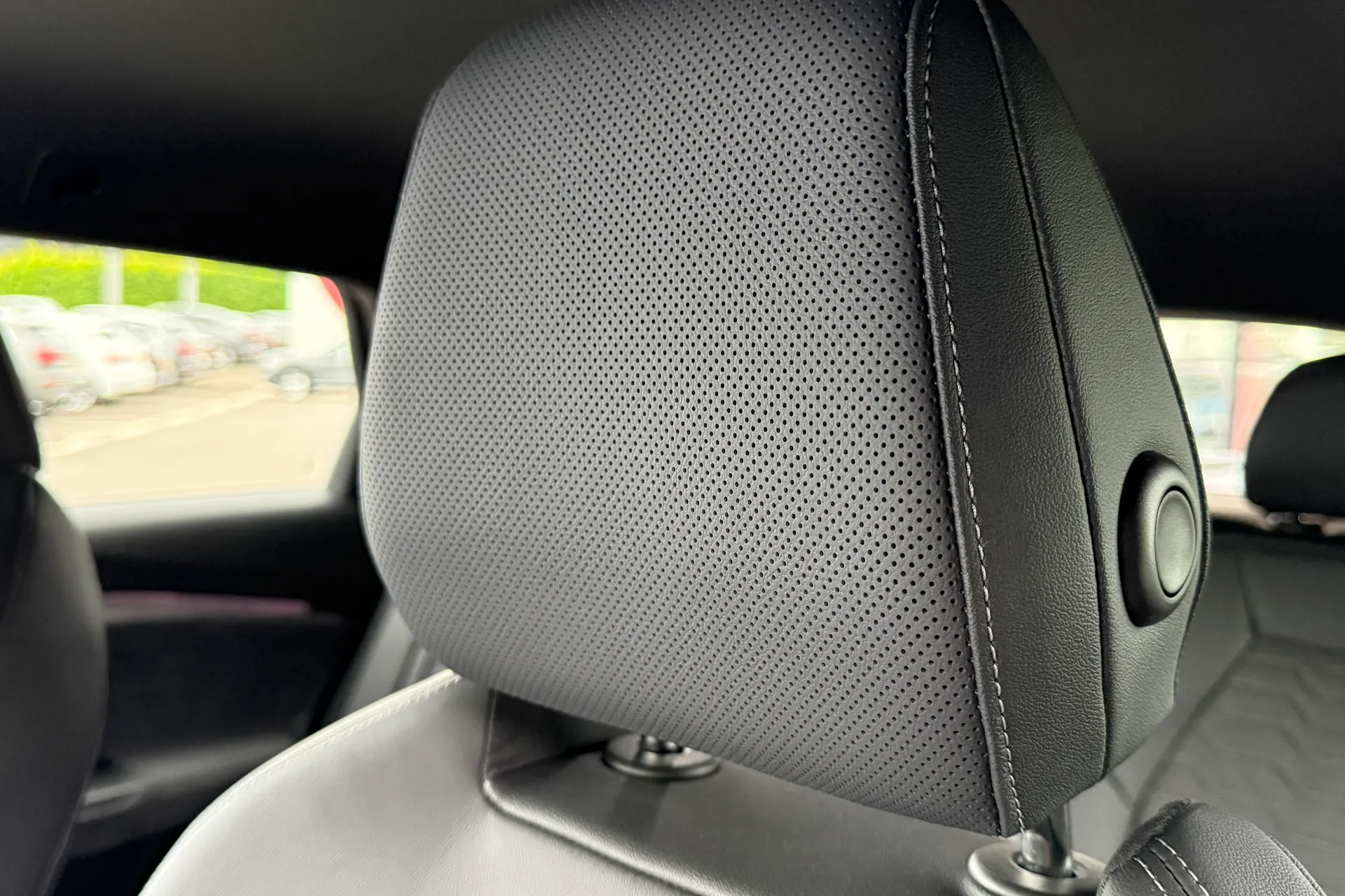 Audi A6 thumbnail image number 39