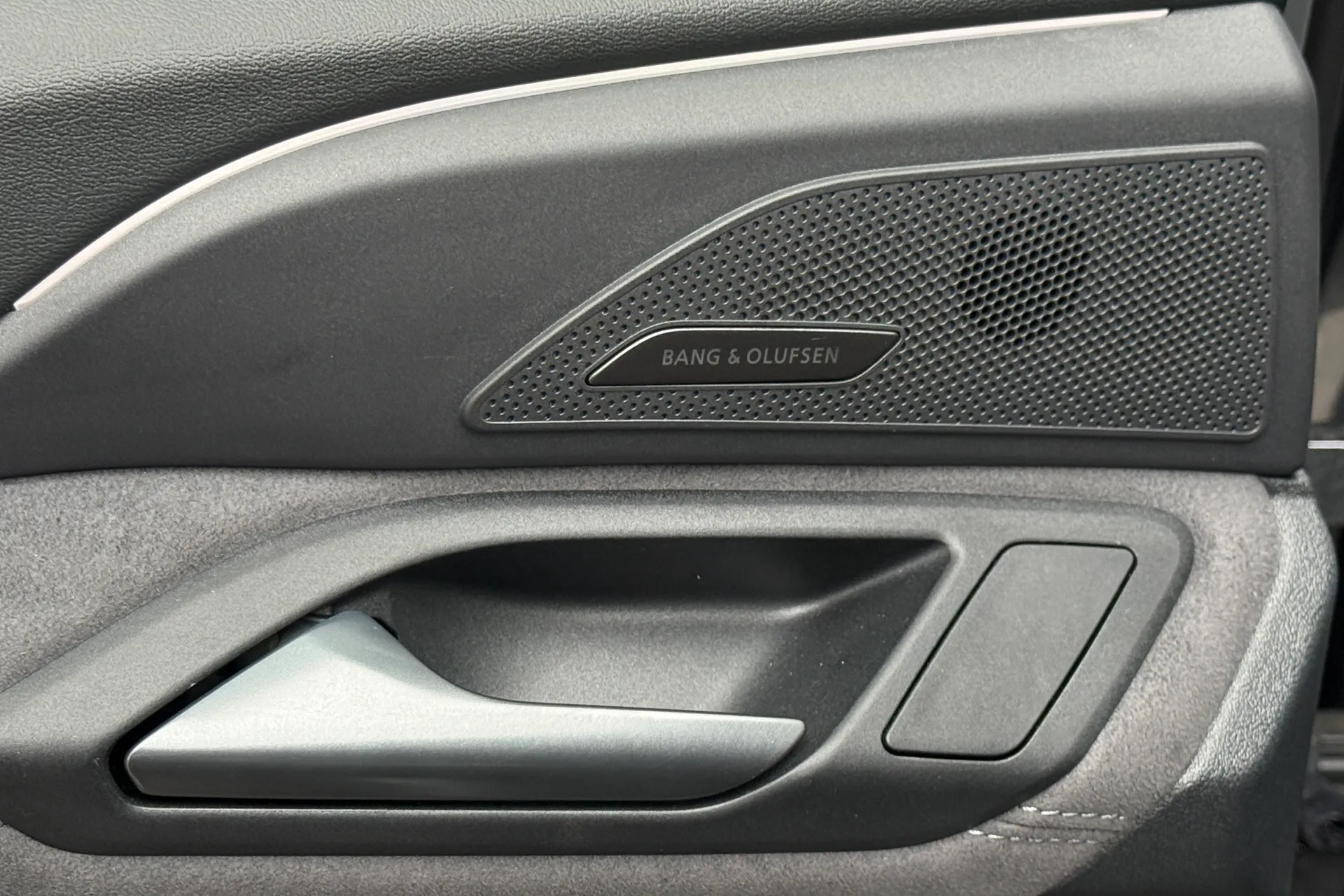 Audi A6 thumbnail image number 32