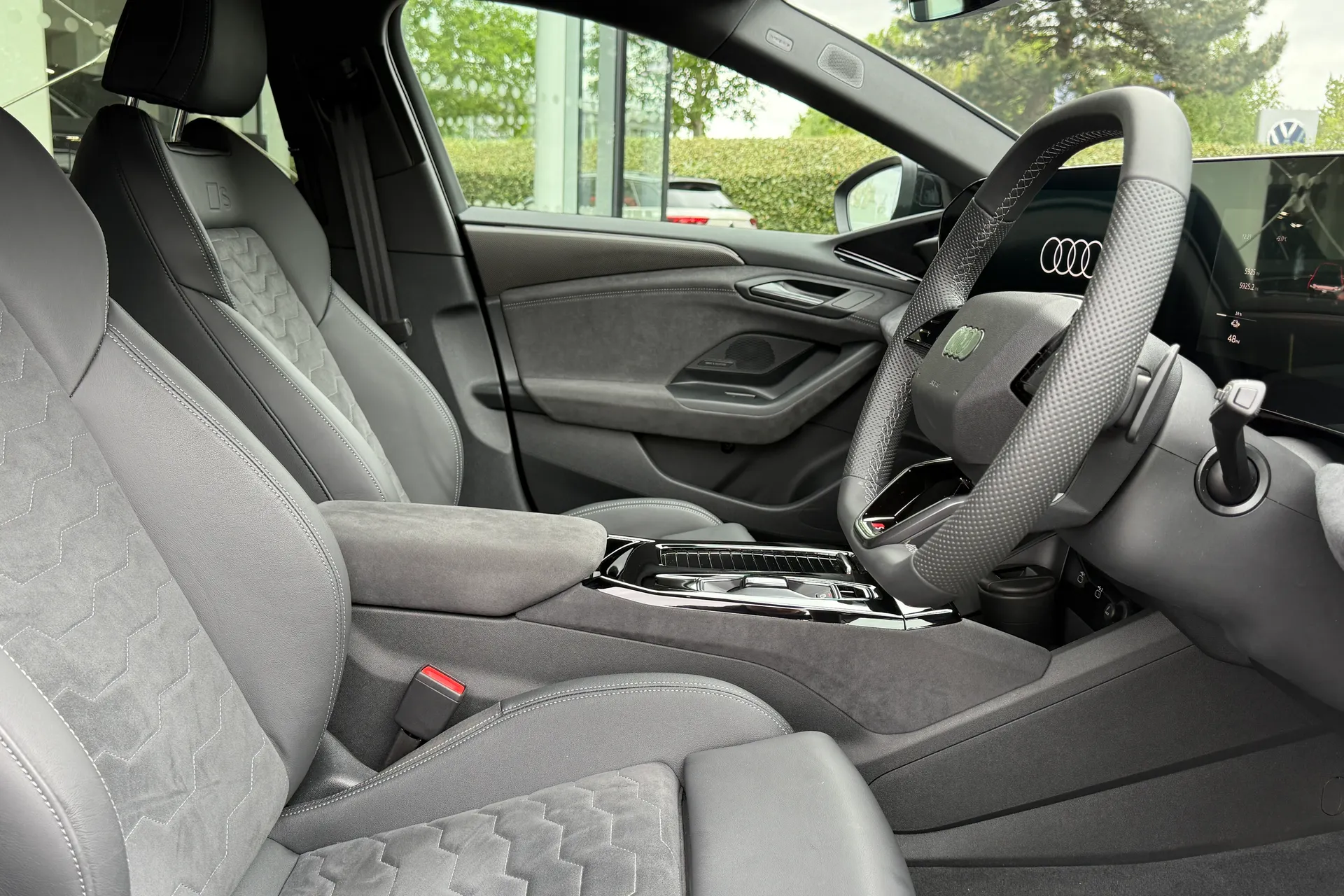 Audi A6 thumbnail image number 46