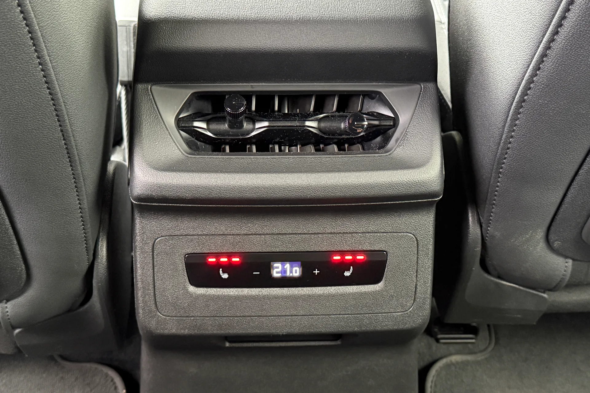 Audi A6 thumbnail image number 47