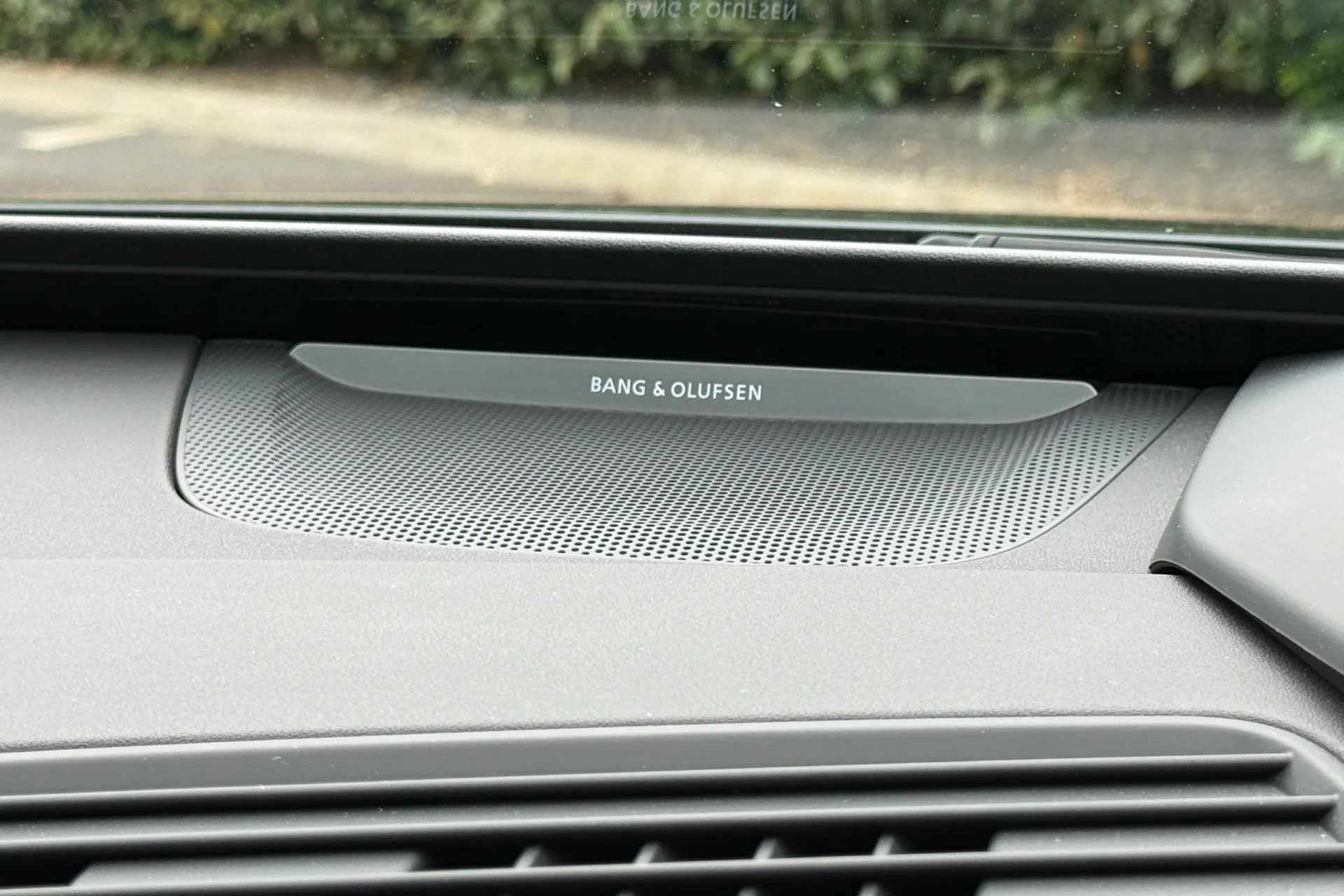 Audi A6 thumbnail image number 38