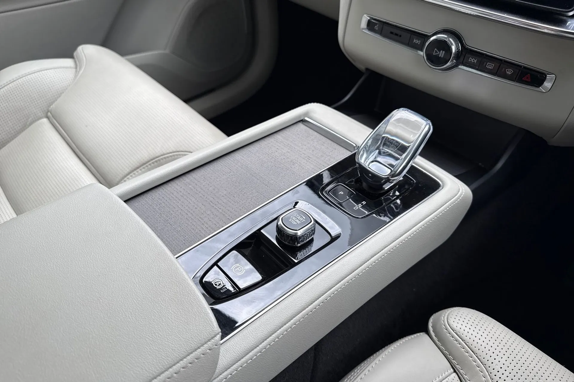 Volvo XC90 thumbnail image number 44