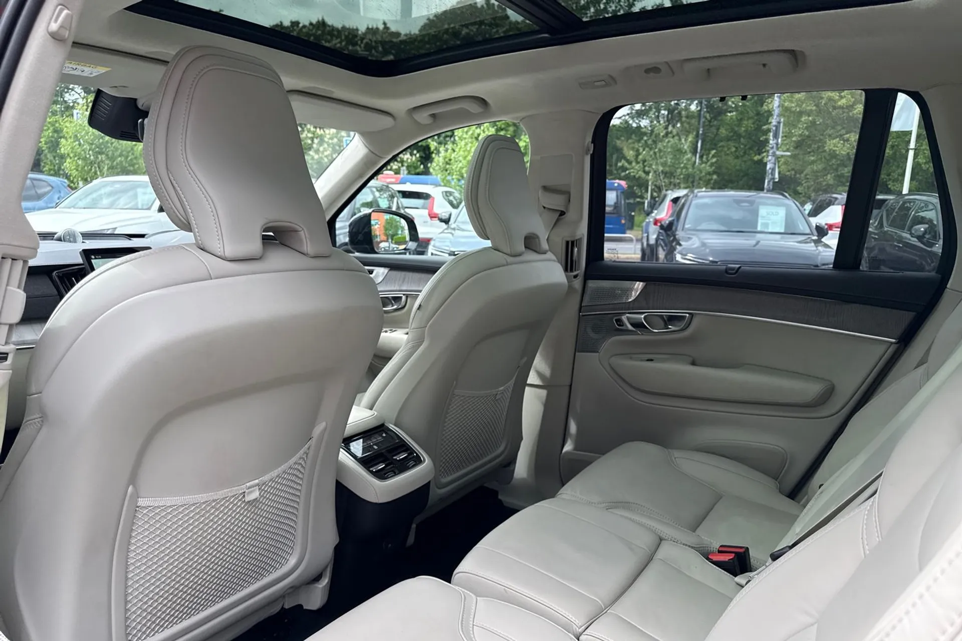 Volvo XC90 thumbnail image number 30