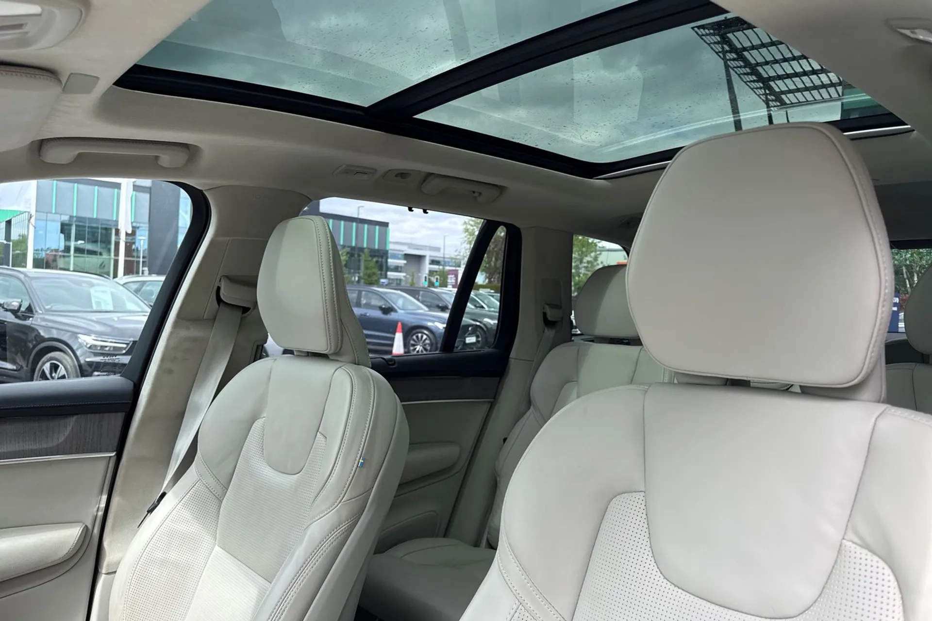 Volvo XC90 thumbnail image number 28