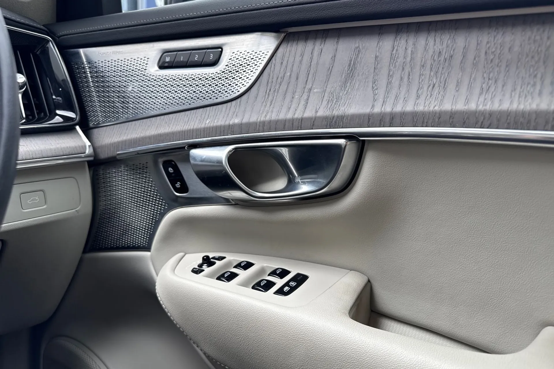 Volvo XC90 thumbnail image number 42